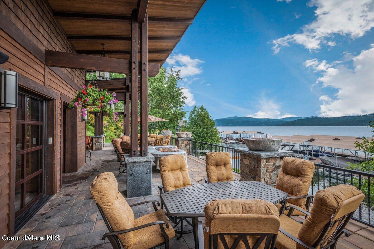 Coeur d'Alene, Idaho, 83814, United States, 4 Bedrooms Bedrooms, ,4 BathroomsBathrooms,Residential,For Sale,2044765