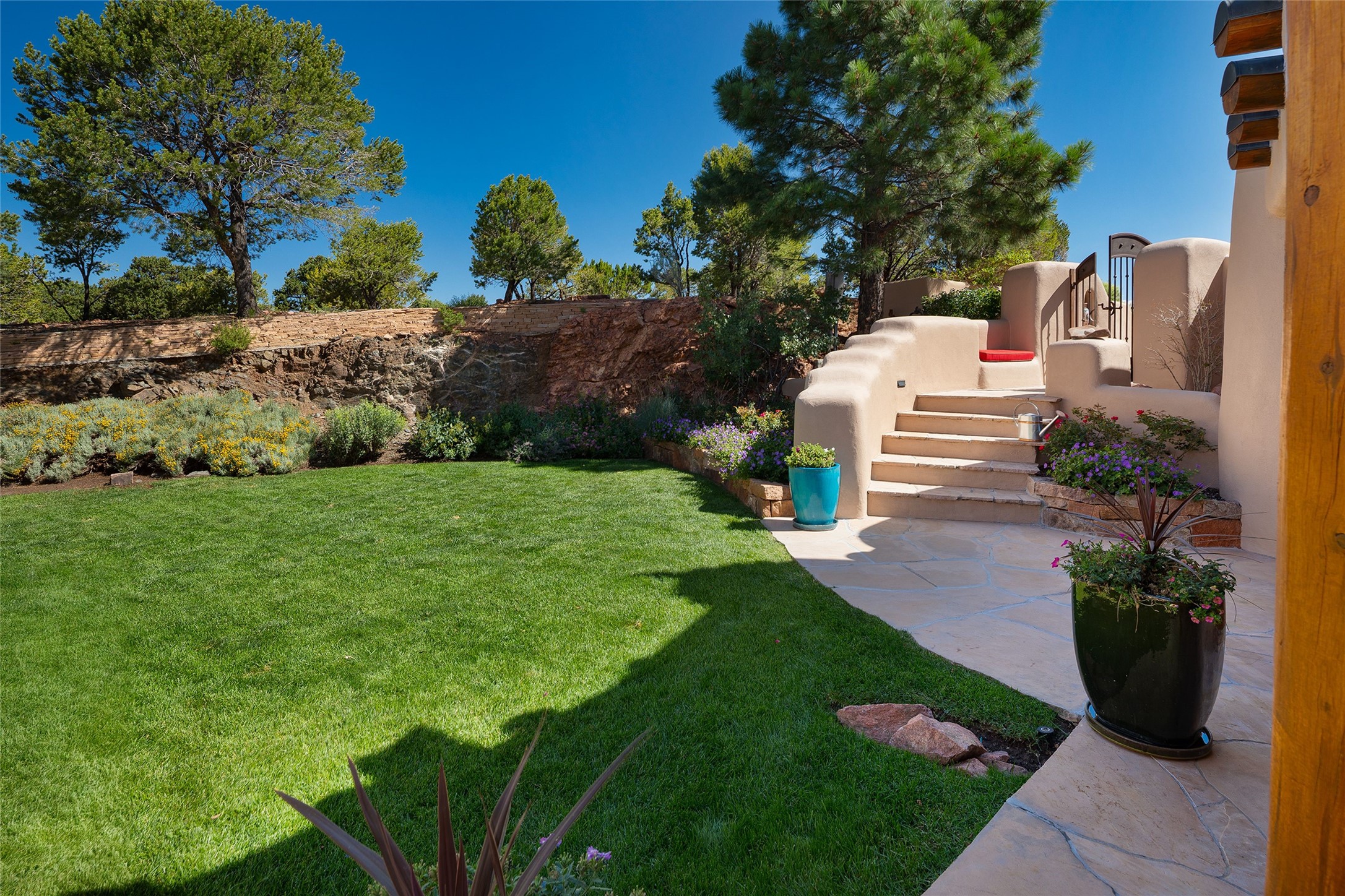  1233 N Summit Drive - 物件實景