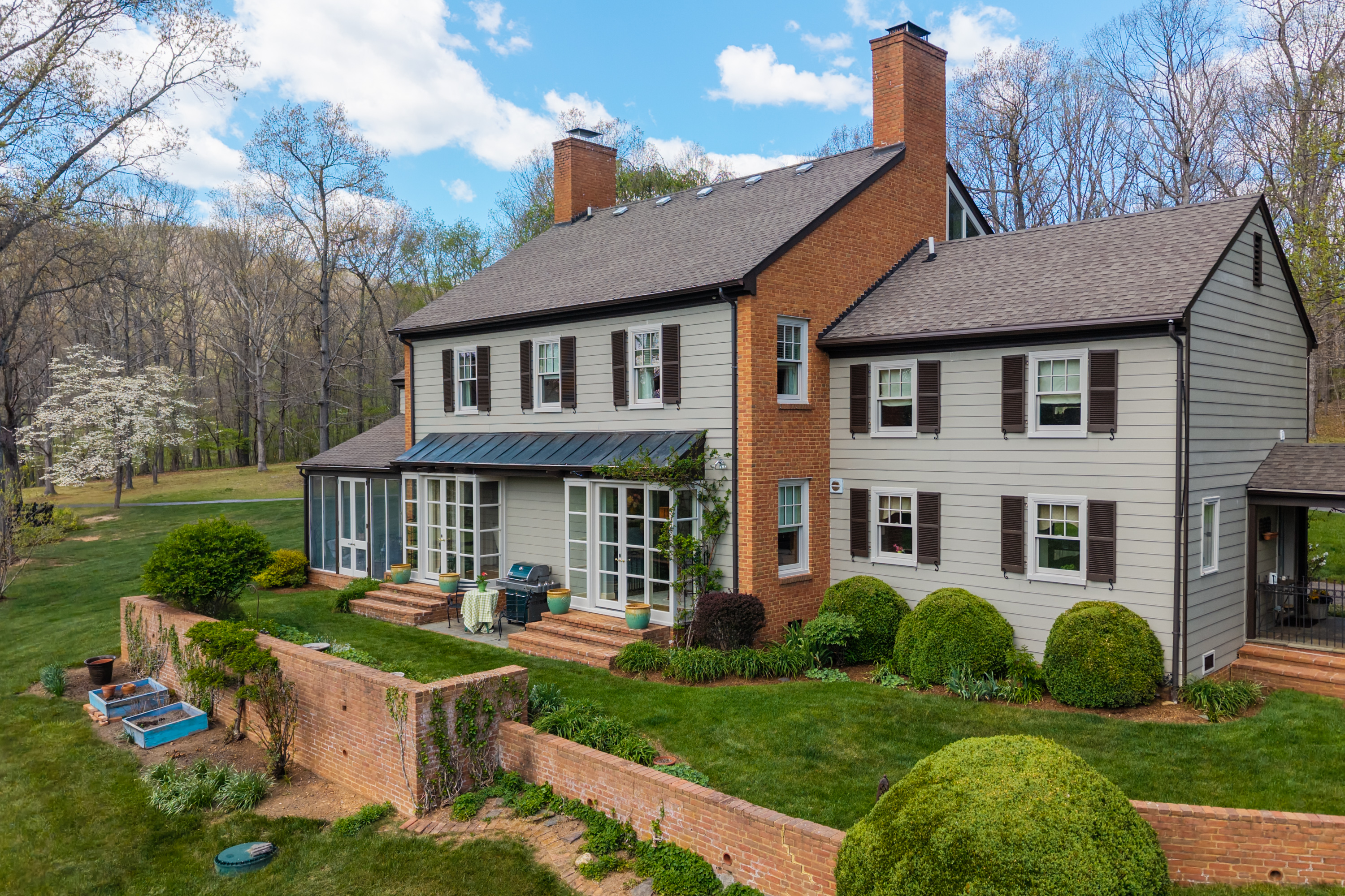  5614 Hot Springs Rd - 物件實景