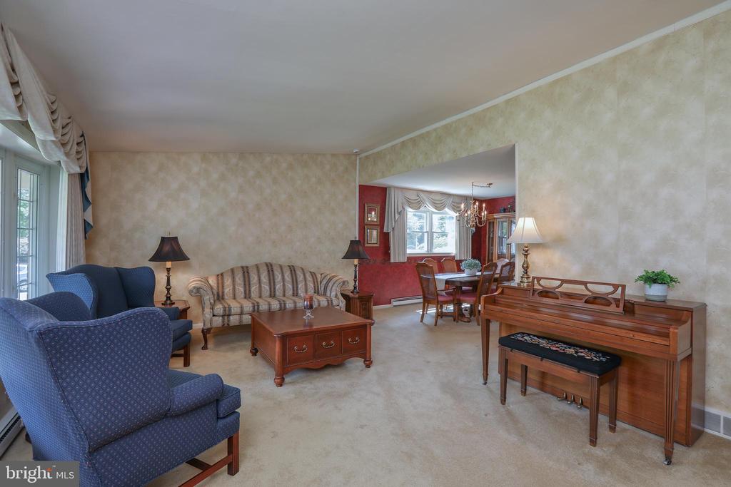 Morrisville, Pennsylvania, 19067, United States, 4 Bedrooms Bedrooms, ,3 BathroomsBathrooms,Residential,For Sale,1907545