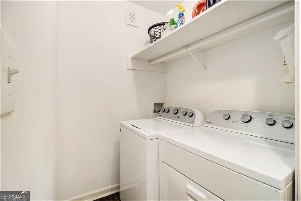 Atlanta, Georgia, 30328, United States, 4 Bedrooms Bedrooms, ,3 BathroomsBathrooms,Residential,For Sale,1858983