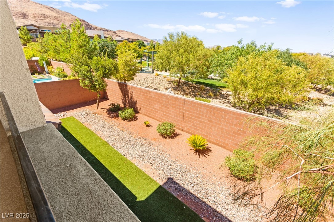 Las Vegas, Nevada, 89135, United States, 4 Bedrooms Bedrooms, ,4 BathroomsBathrooms,Residential,For Sale,1926199