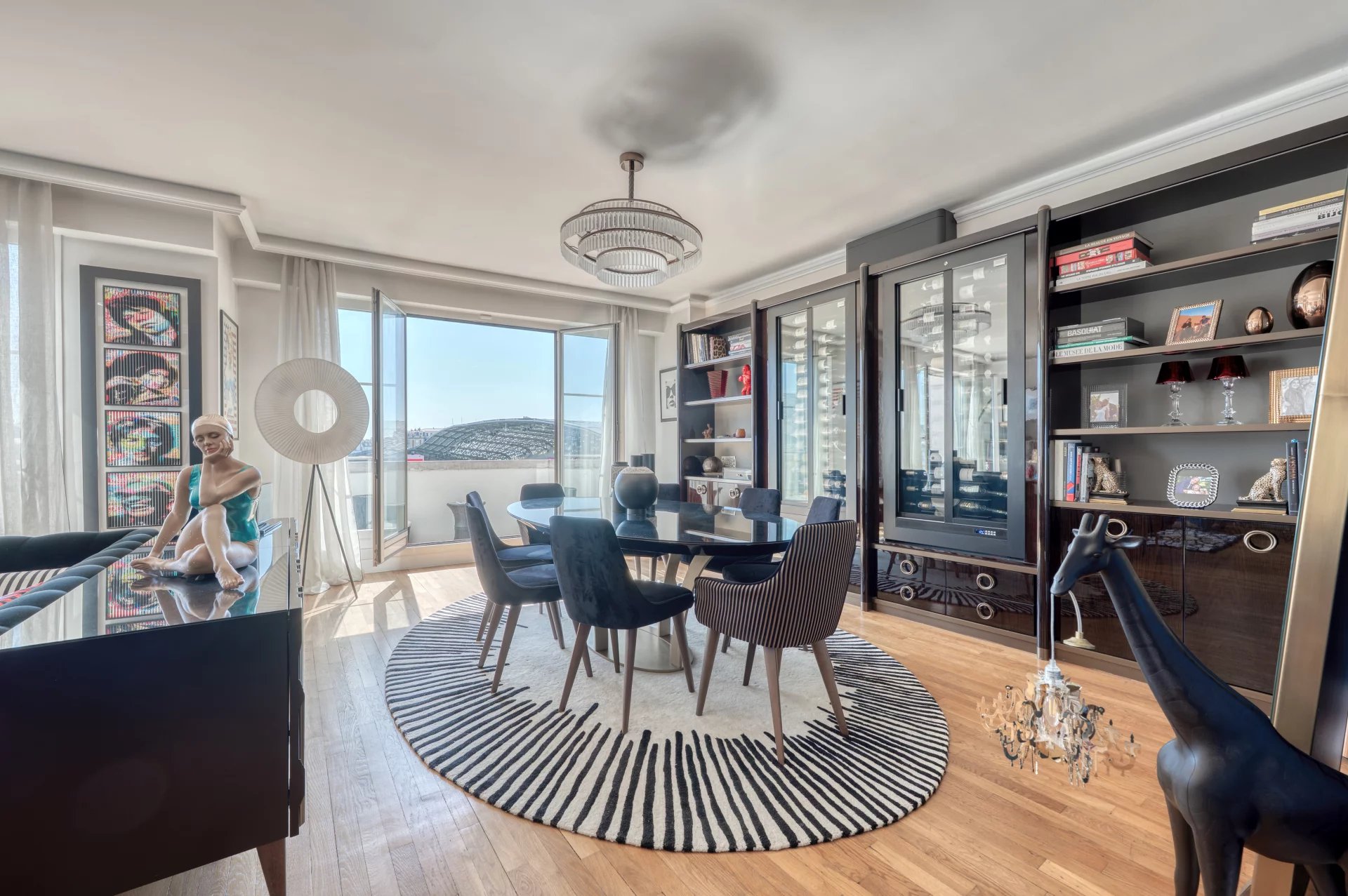 Paris 16th, Île-de-France, 75016, FR, 2 Bedrooms Bedrooms, ,3 BathroomsBathrooms,Residential,For Sale,1837594