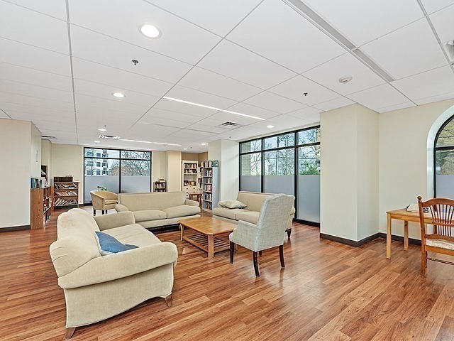 Brookline, Massachusetts, 02446, United States, 1 Bedroom Bedrooms, ,1 BathroomBathrooms,Residential,For Sale,1737969