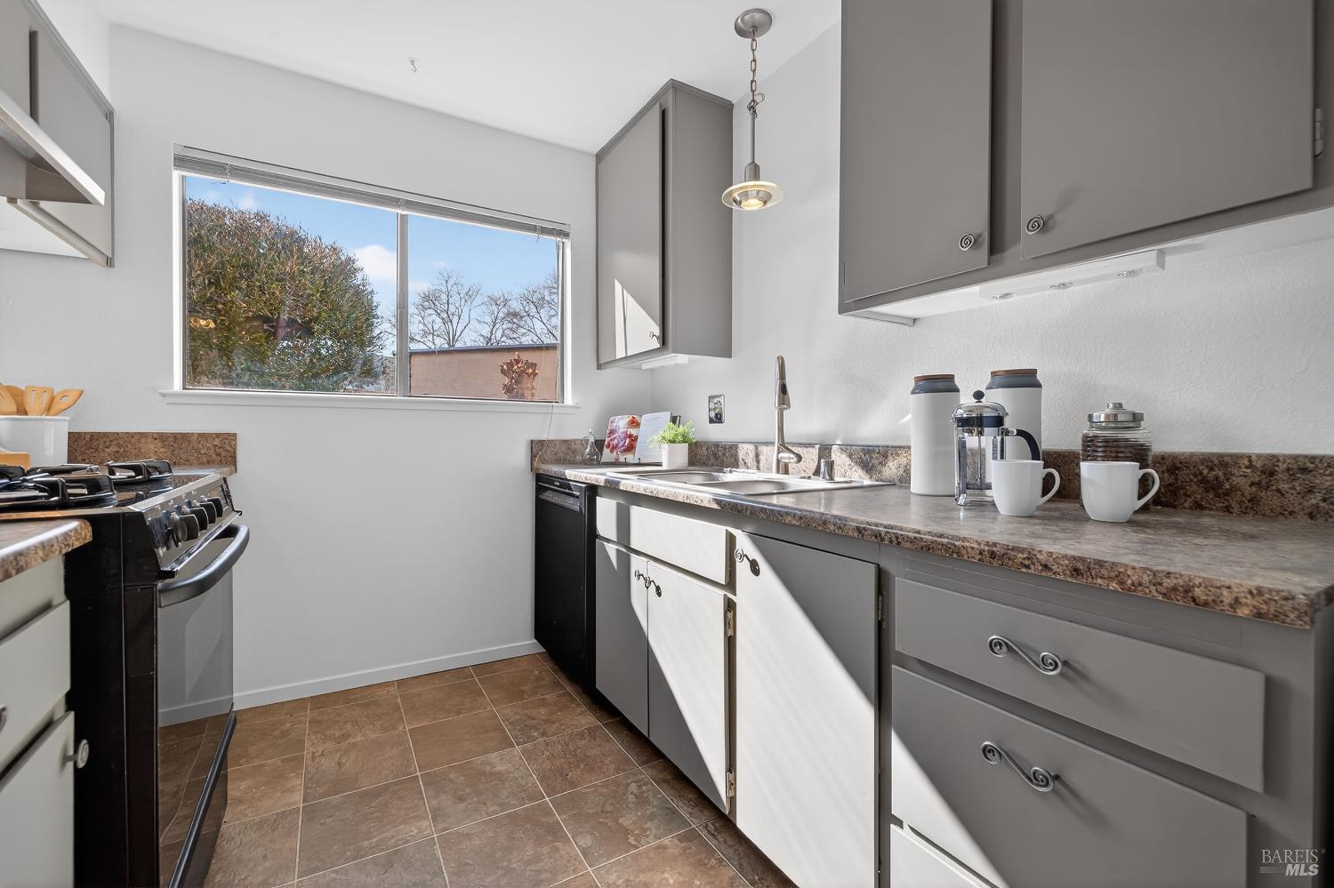 Sonoma, California, 95476, United States, 2 Bedrooms Bedrooms, ,2 BathroomsBathrooms,Residential,For Sale,2015978