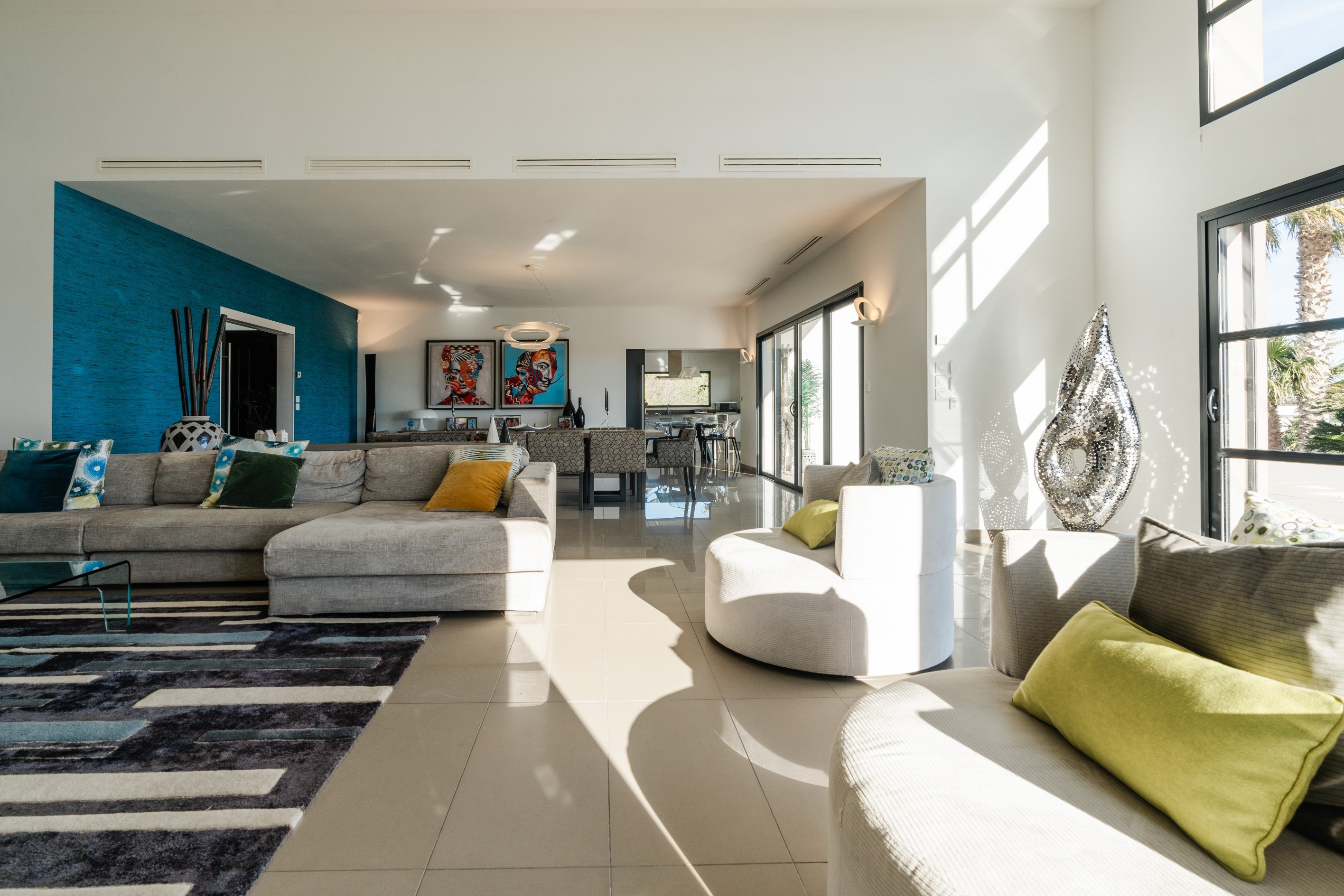  Exceptional contemporary single-storey home with pool - 物件實景