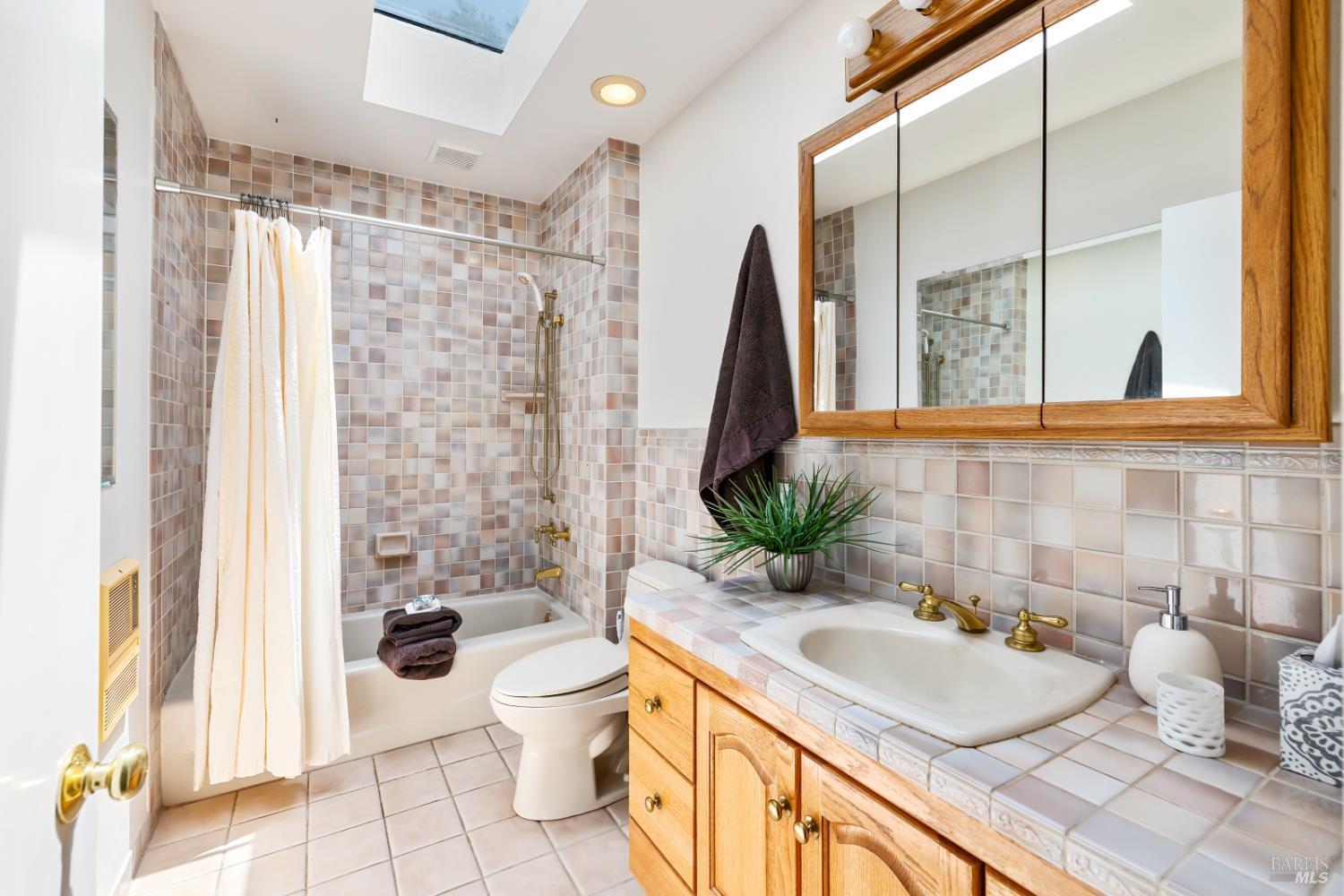 Napa, California, 94558, United States, 3 Bedrooms Bedrooms, ,2 BathroomsBathrooms,Residential,For Sale,1991409