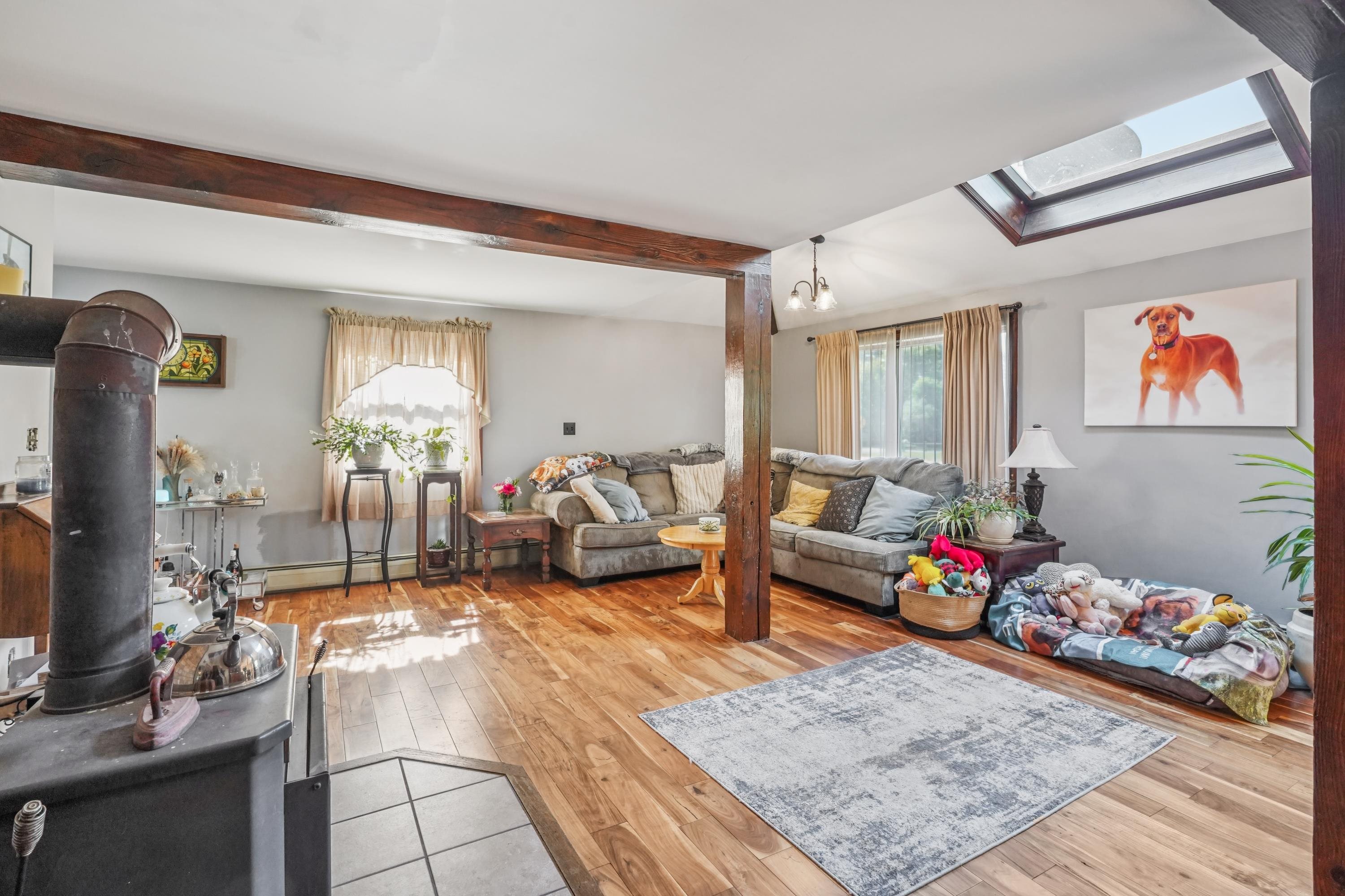 Kingston, New Hampshire, 03848, United States, 3 Bedrooms Bedrooms, ,2 BathroomsBathrooms,Residential,For Sale,1975396