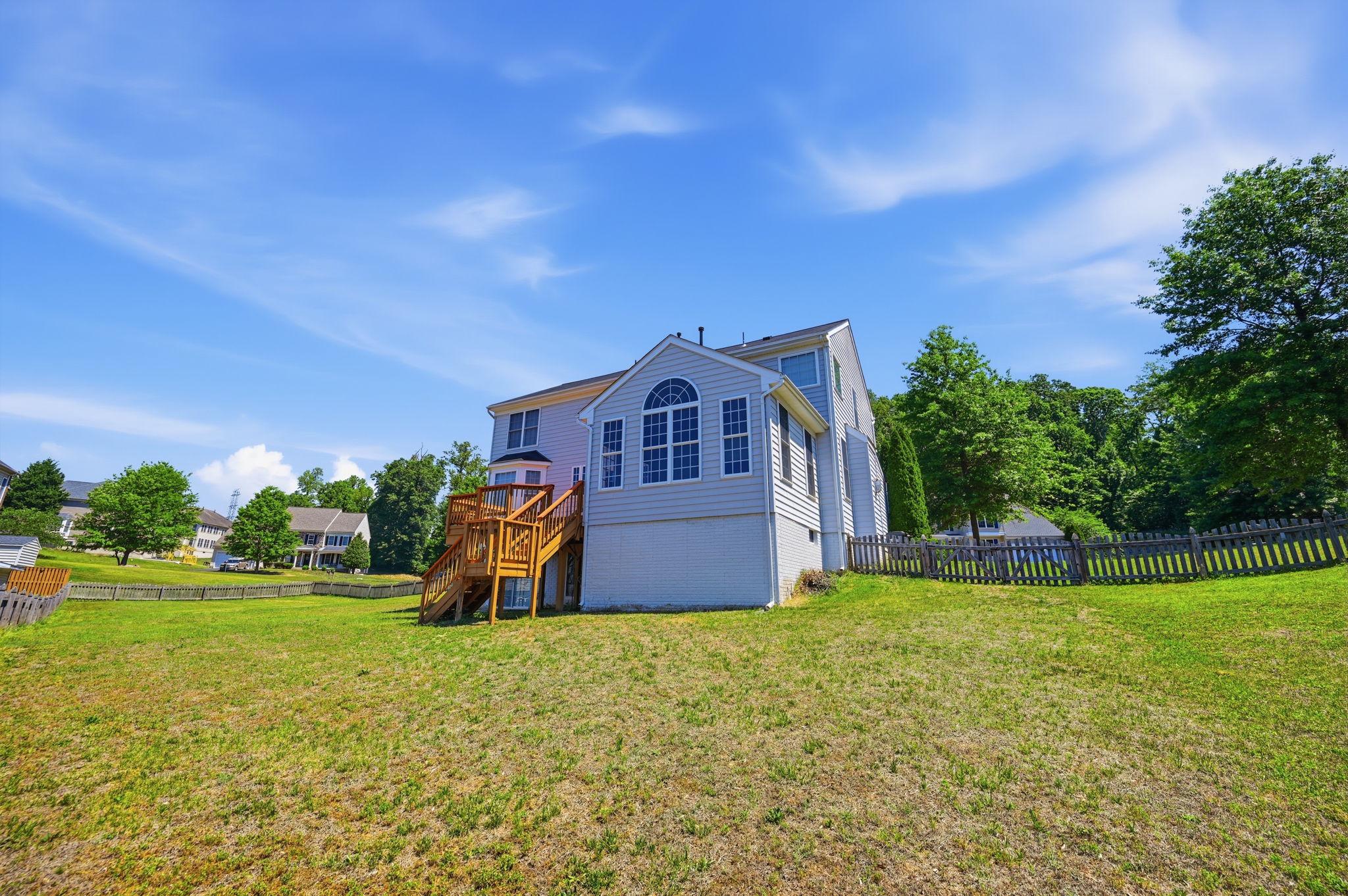 Triangle, Virginia, 22172, United States, 5 Bedrooms Bedrooms, ,4 BathroomsBathrooms,Residential,For Sale,2048381
