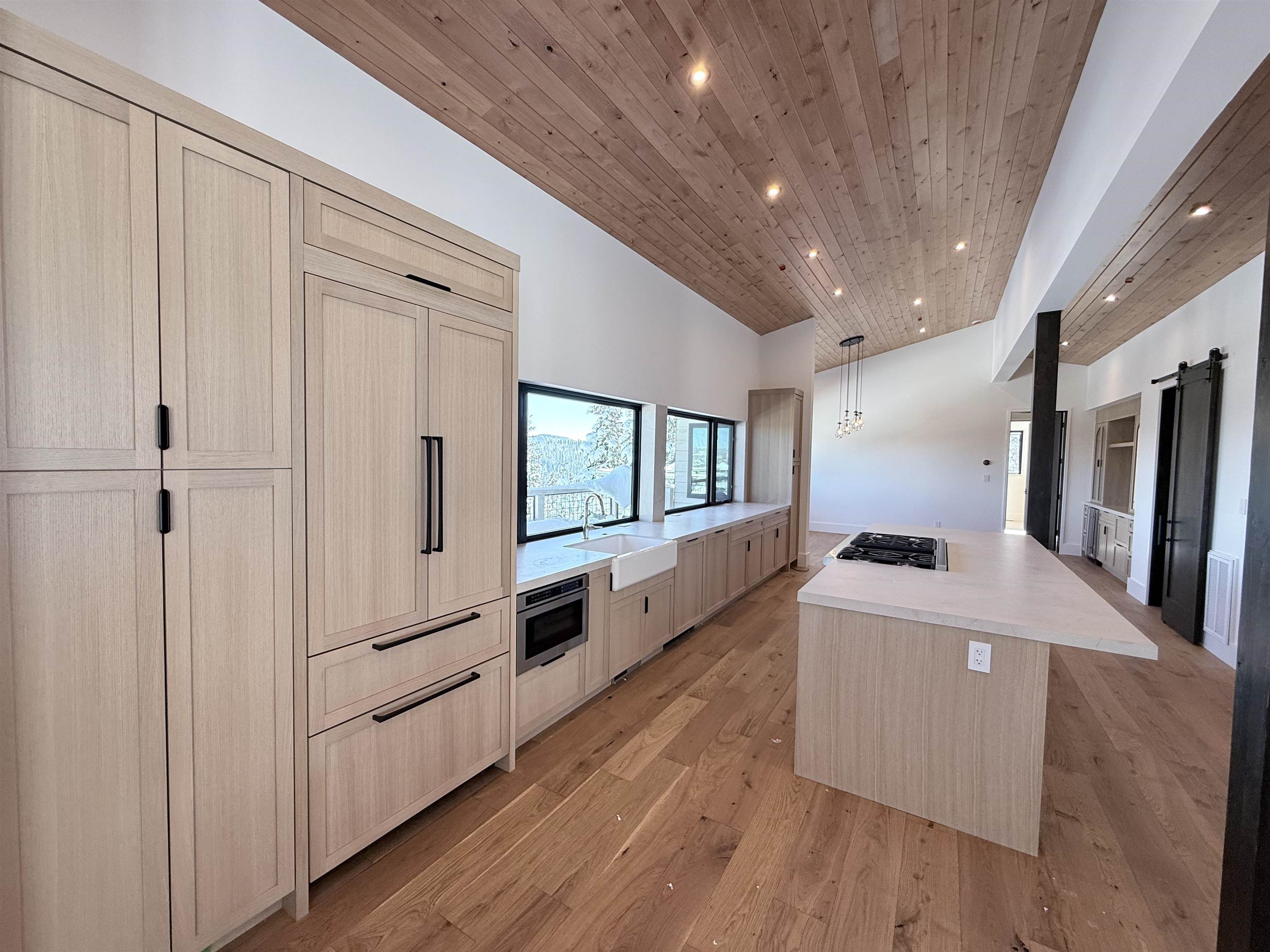 Truckee, California, 96161, United States, 5 Bedrooms Bedrooms, ,5 BathroomsBathrooms,Residential,For Sale,1992888