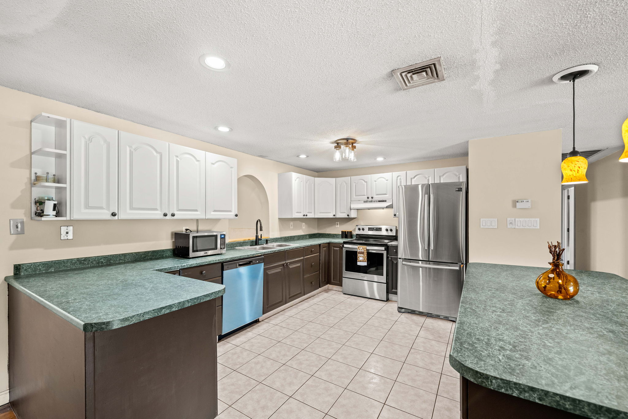  240 Hampstead St, Methuen, MA, 01844 - 物件實景
