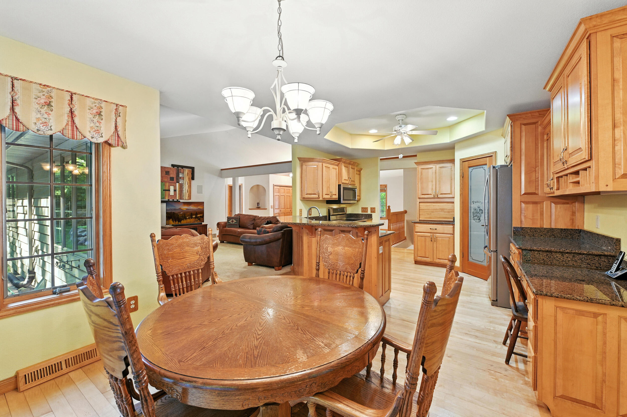 Slinger, Wisconsin, 53086, United States, 4 Bedrooms Bedrooms, ,3 BathroomsBathrooms,Residential,For Sale,1940965