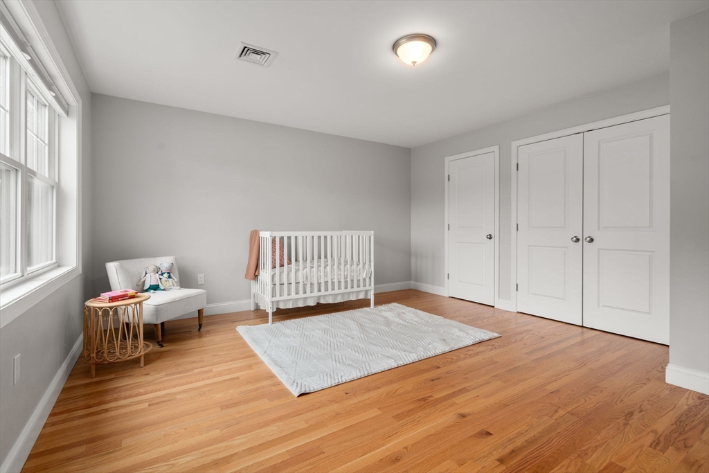 Waltham, Massachusetts, 02453, United States, 4 Bedrooms Bedrooms, ,5 BathroomsBathrooms,Residential,For Sale,1927253