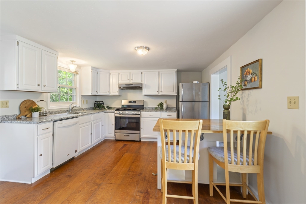 Hingham, Massachusetts, 02043, United States, 4 Bedrooms Bedrooms, ,3 BathroomsBathrooms,Residential,For Sale,1881278
