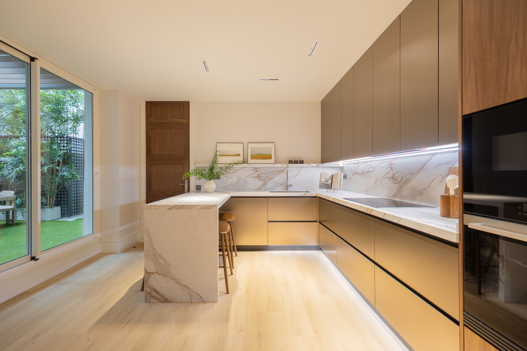  Fantastic 4-bedroom home with a private patio, in the Salamanca neighborhood. - 物件實景