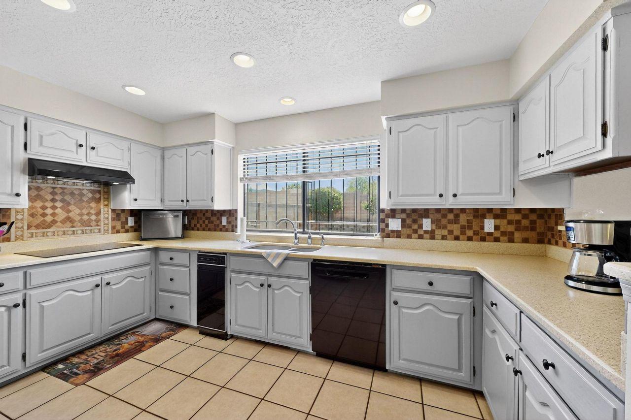 Albuquerque, New Mexico, 87109, United States, 4 Bedrooms Bedrooms, ,3 BathroomsBathrooms,Residential,For Sale,1847808