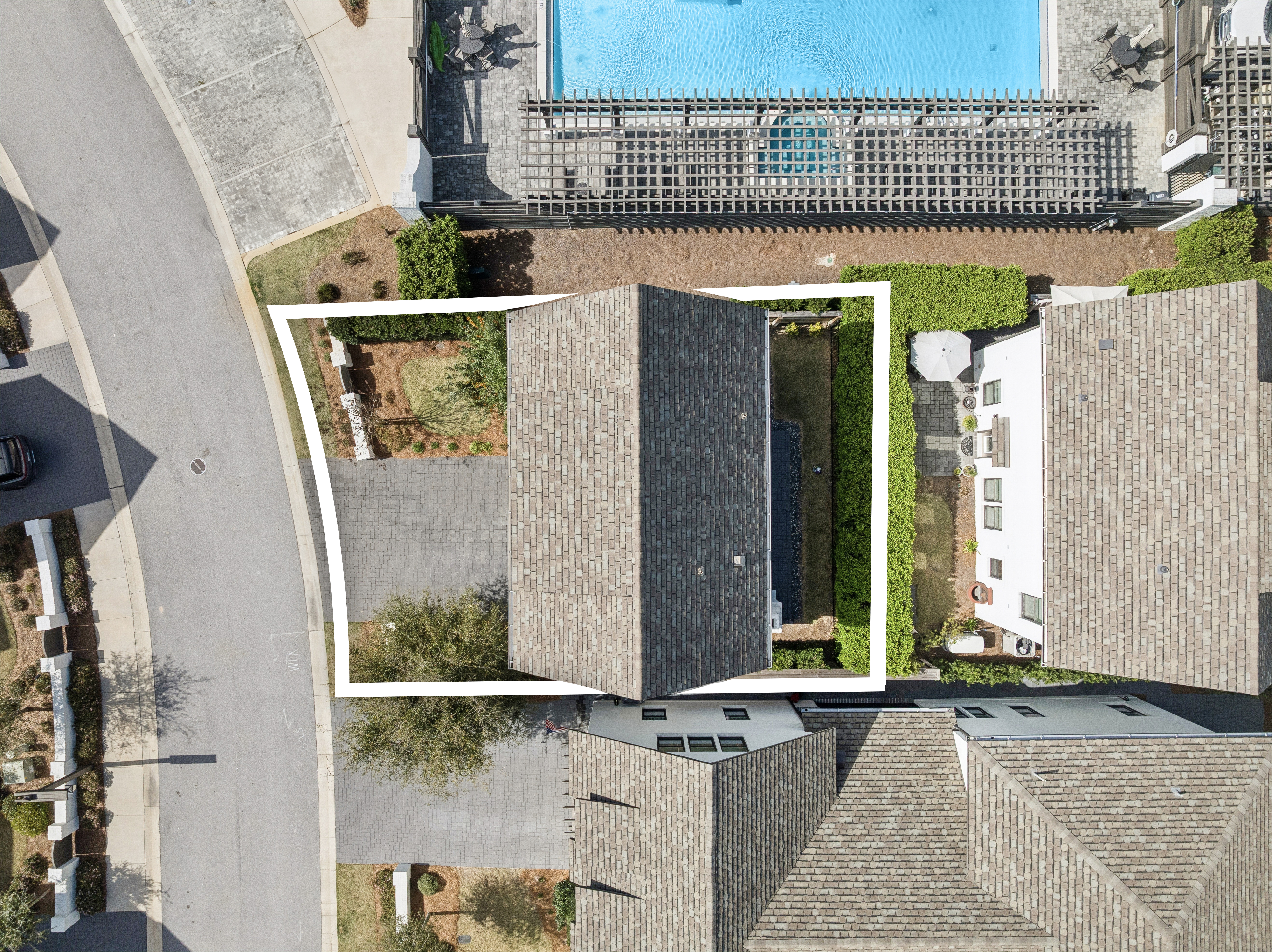  Multi-Level Refined Coastal Home In Gated Community Near Beach Access - 物件實景