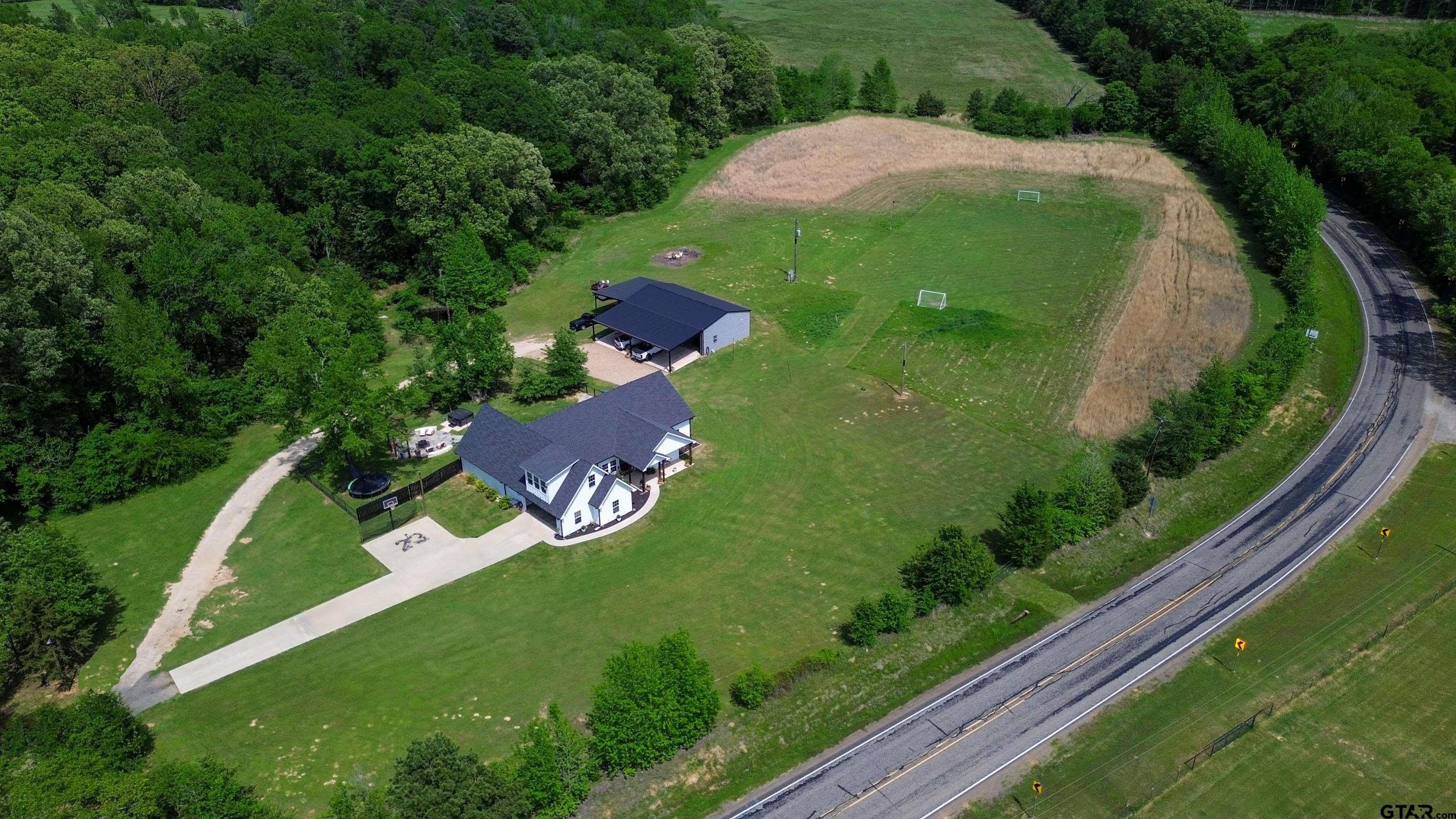 Pittsburg, Texas, 75686, United States, 4 Bedrooms Bedrooms, ,3 BathroomsBathrooms,Residential,For Sale,1943296