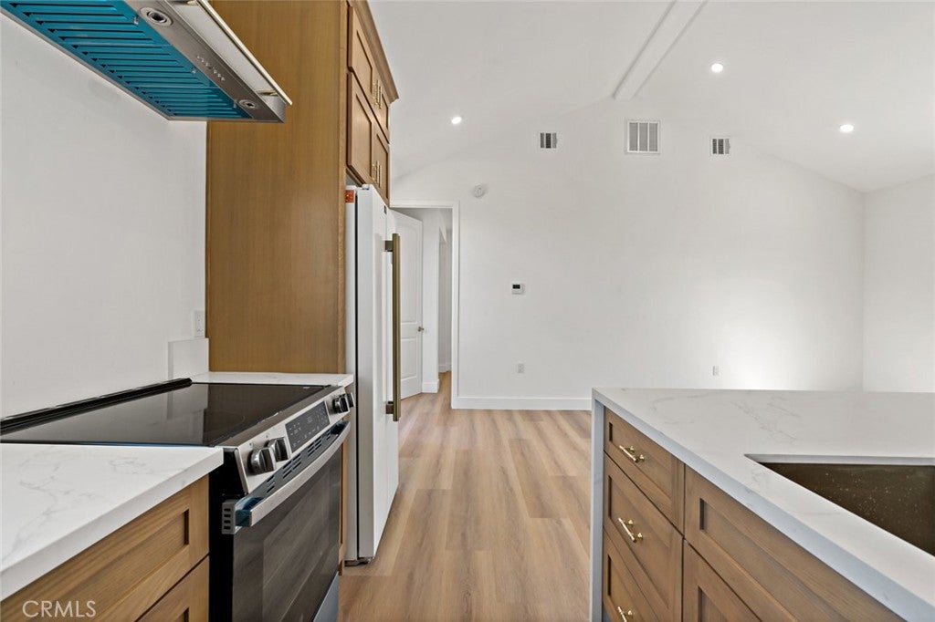 Fullerton, California, 92833, United States, 6 Bedrooms Bedrooms, ,4 BathroomsBathrooms,Residential,For Sale,1979244