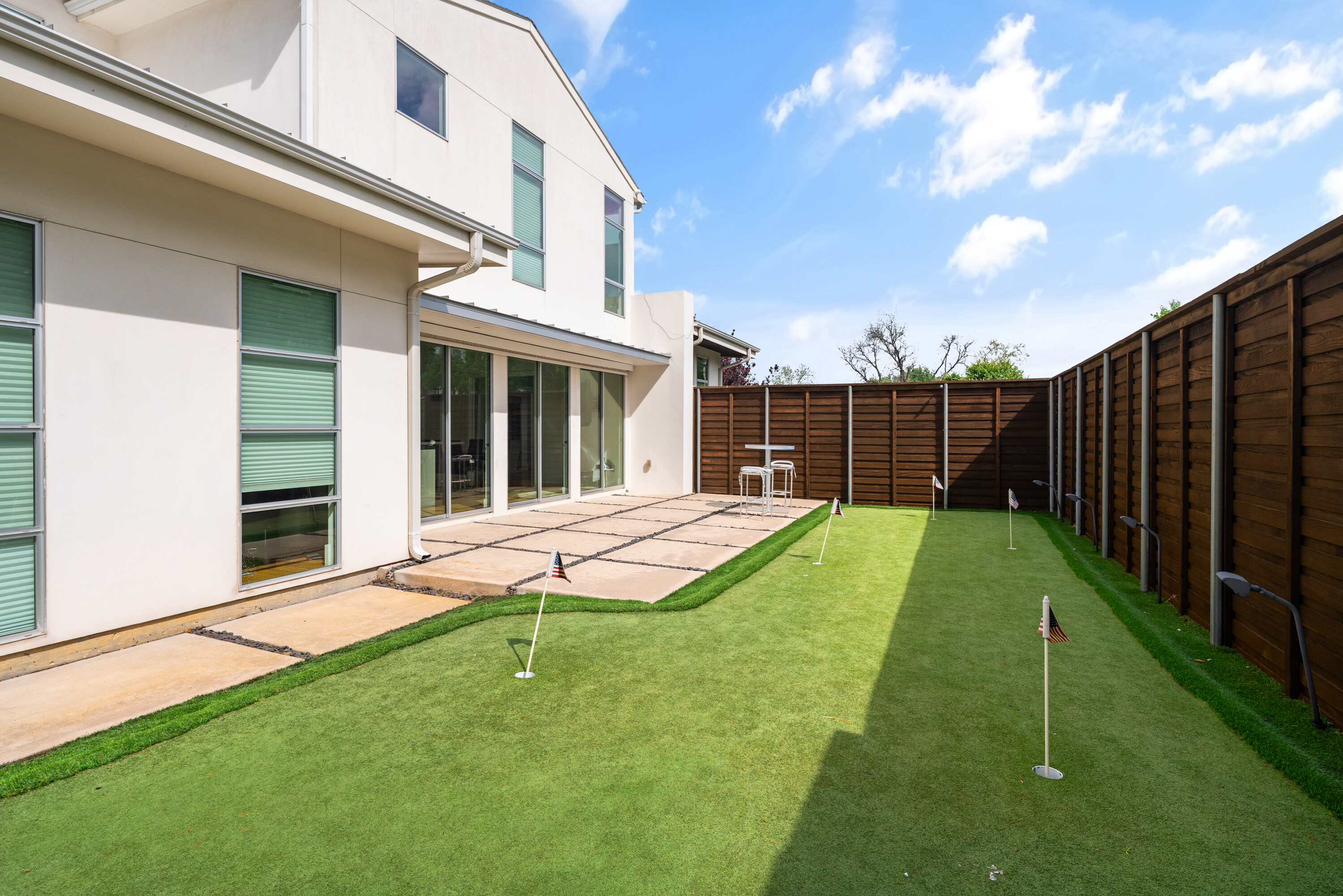  Modern, Distinctive, and Thoughtfully Designed in Melshire Estates - 物件實景