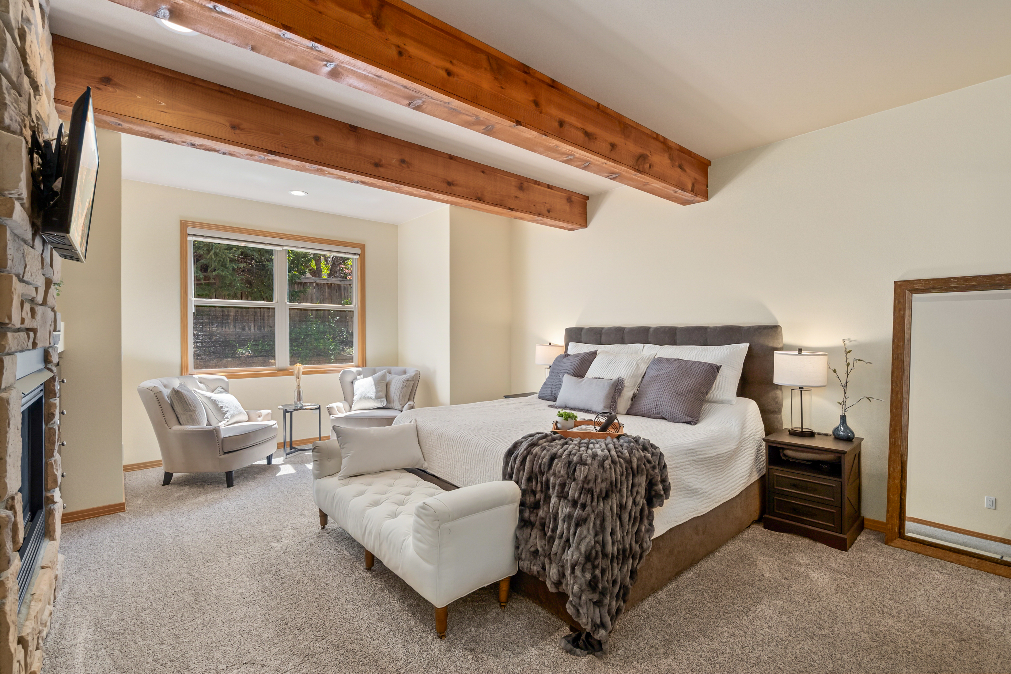  Luxuriously Renovated Home Overlooking Hole 15 of the Ptarmigan Country Club - 物件實景