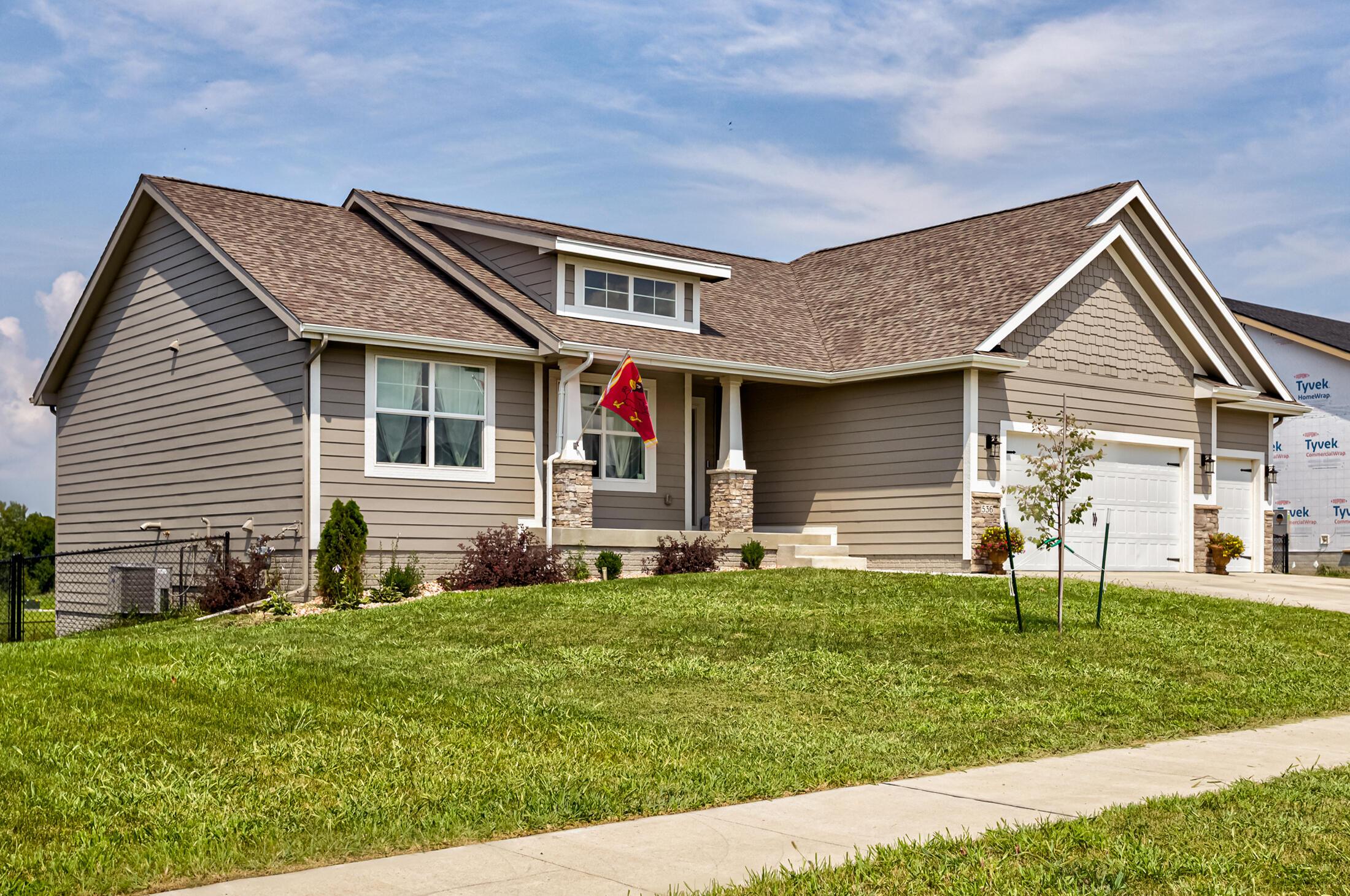 Huxley, Iowa, 50124, United States, 4 Bedrooms Bedrooms, ,3 BathroomsBathrooms,Residential,For Sale,1980577