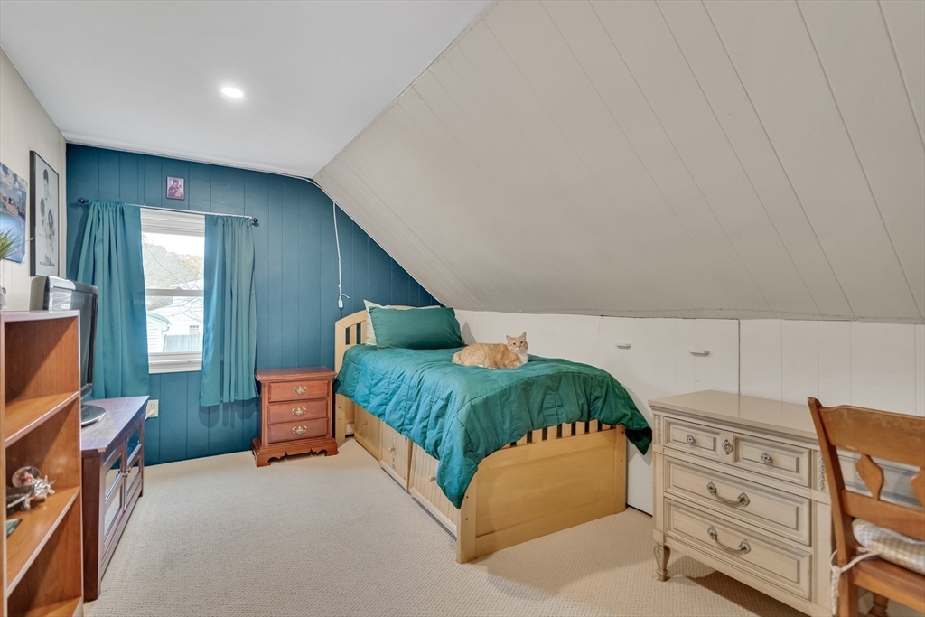 Burlington, Massachusetts, 01803, United States, 6 Bedrooms Bedrooms, ,4 BathroomsBathrooms,Residential,For Sale,1988373