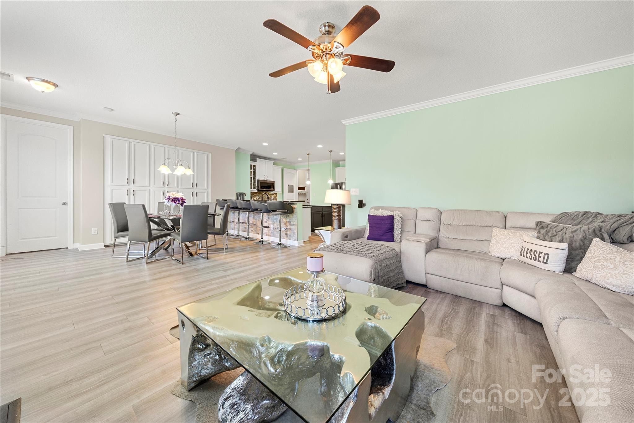 Belmont, North Carolina, 28012, United States, 4 Bedrooms Bedrooms, ,3 BathroomsBathrooms,Residential,For Sale,1866923