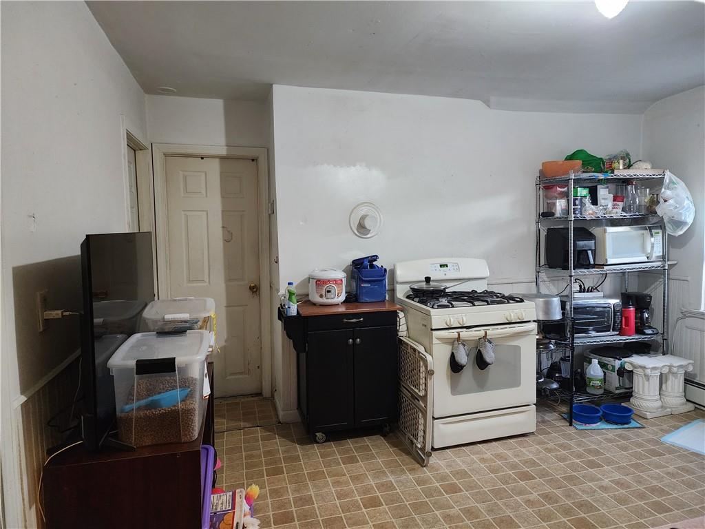 Providence, Rhode Island, 02909, United States, 9 Bedrooms Bedrooms, ,4 BathroomsBathrooms,Residential,For Sale,1943084