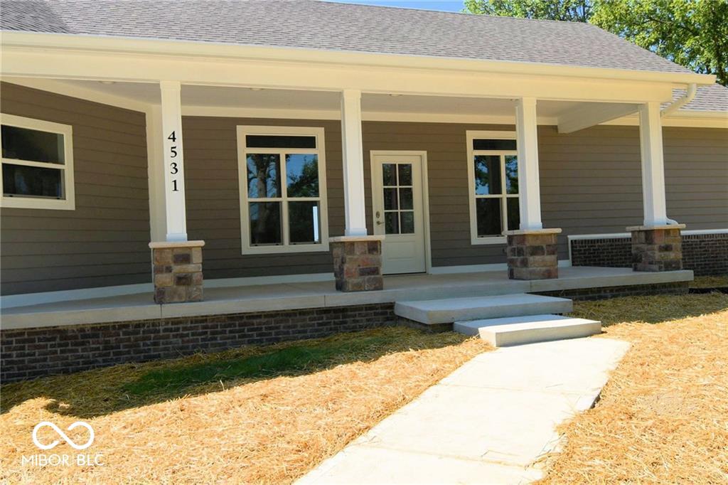 Greenwood, Indiana, 46143, United States, 3 Bedrooms Bedrooms, ,2 BathroomsBathrooms,Residential,For Sale,2049041