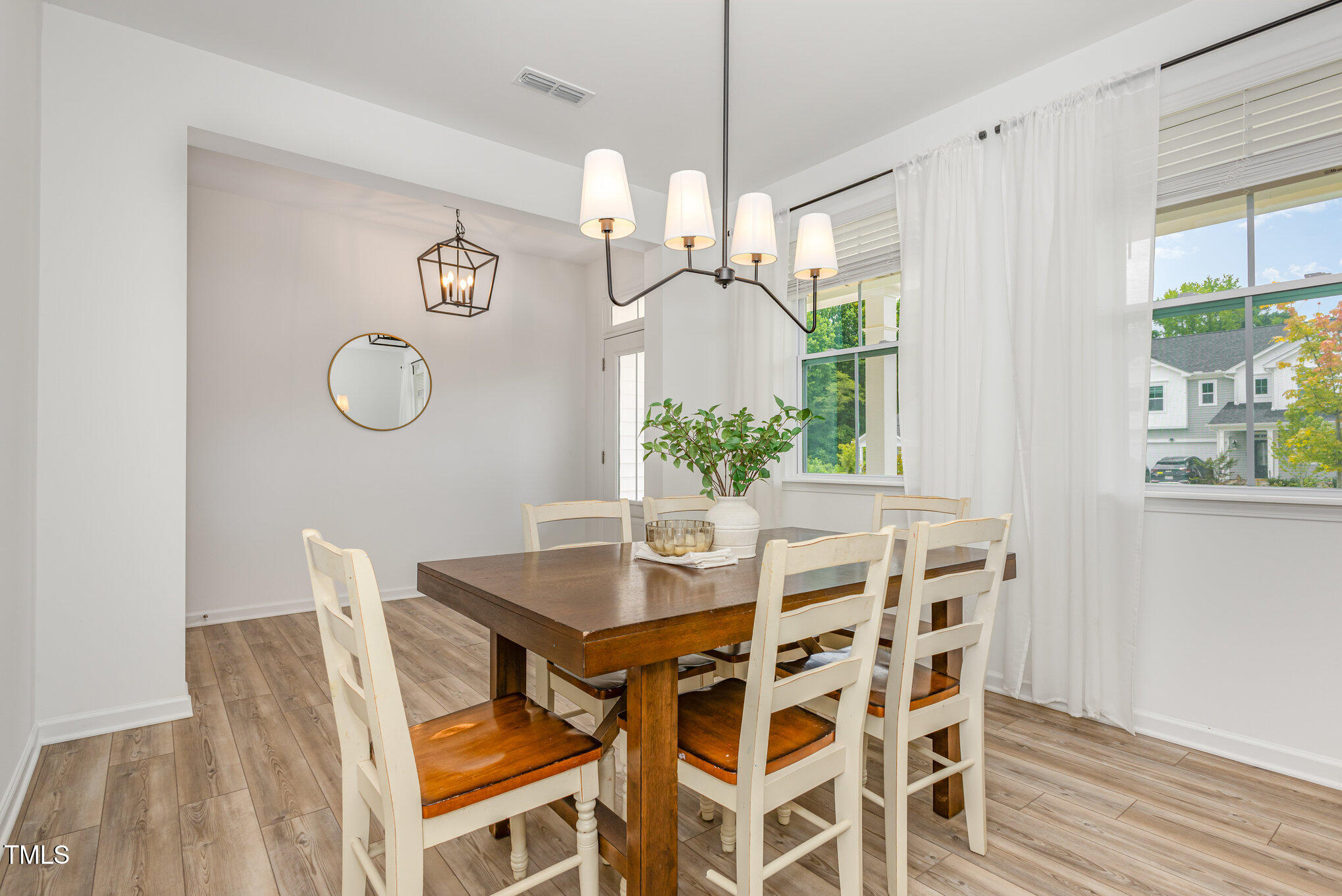 Holly Springs, North Carolina, 27540, United States, 3 Bedrooms Bedrooms, ,3 BathroomsBathrooms,Residential,For Sale,1912486