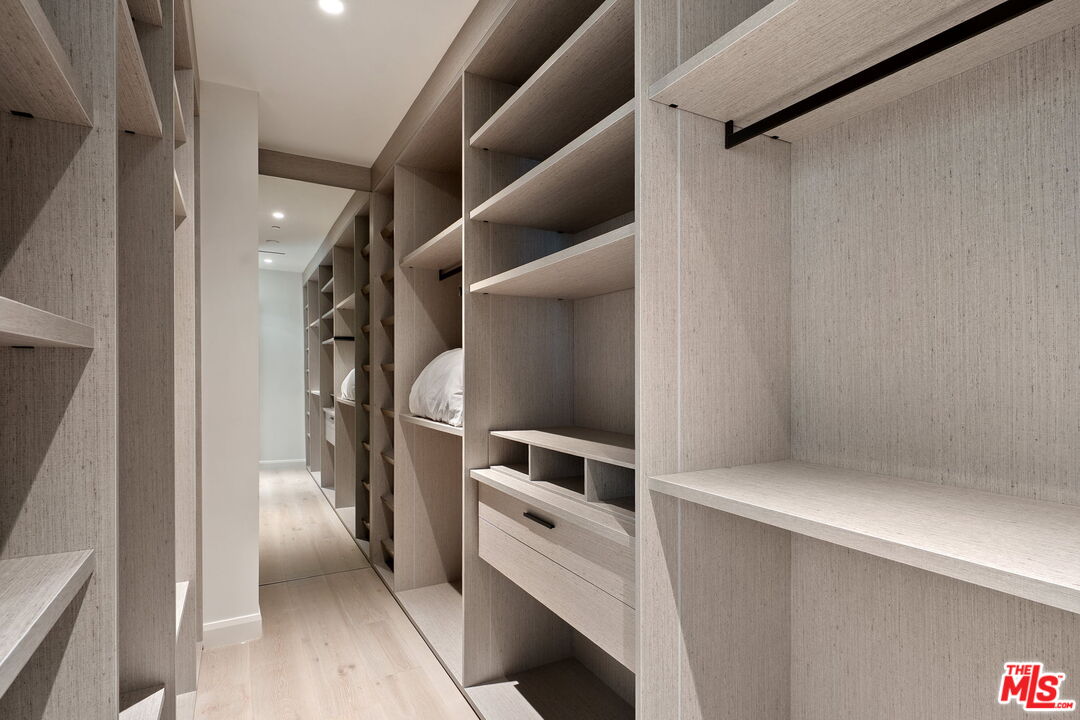 Santa Monica, California, 90403, United States, 7 Bedrooms Bedrooms, ,9 BathroomsBathrooms,Residential,For Sale,1955538