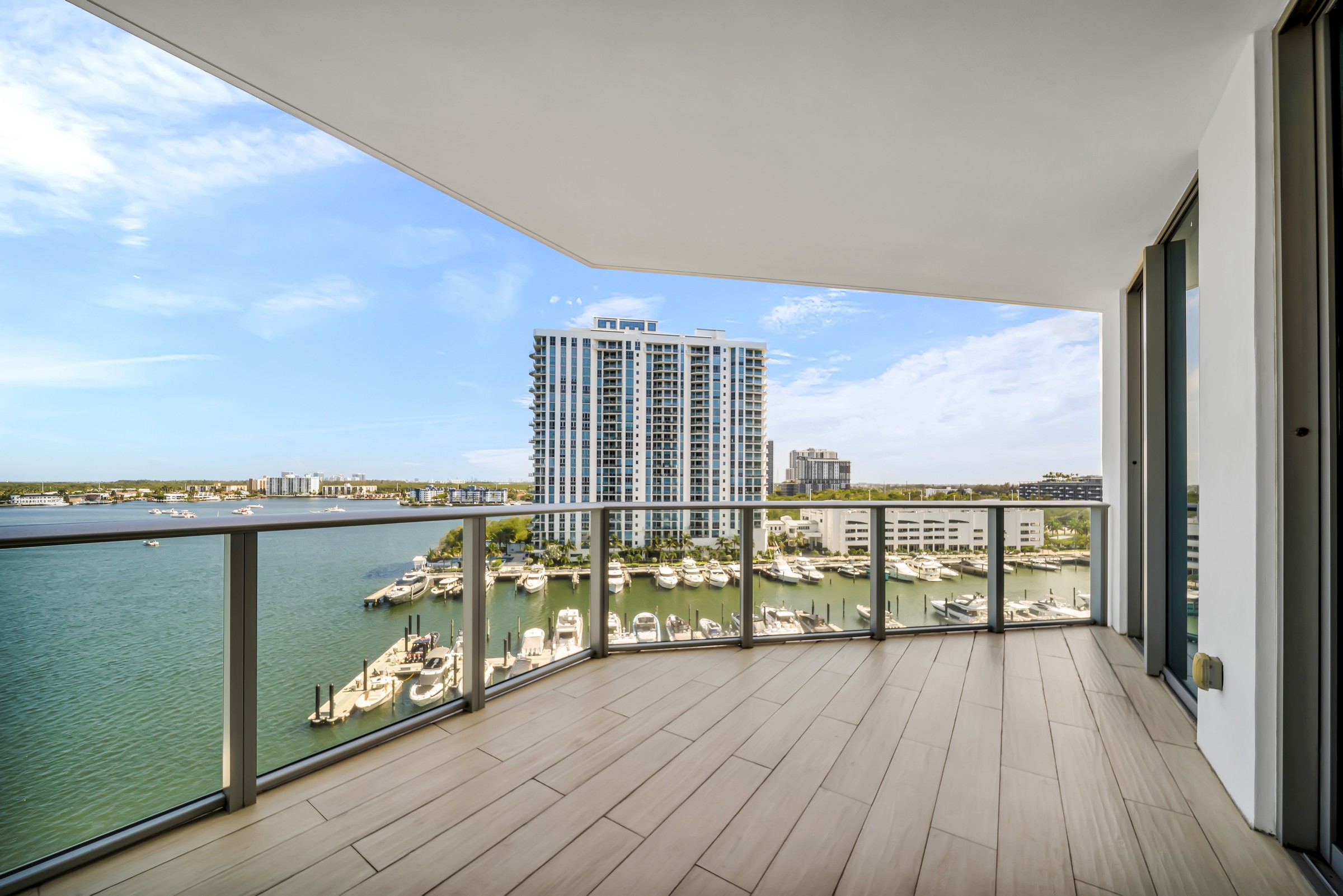  17301 Biscayne Blvd, North Miami Beach, FL, 33160 - 物件實景