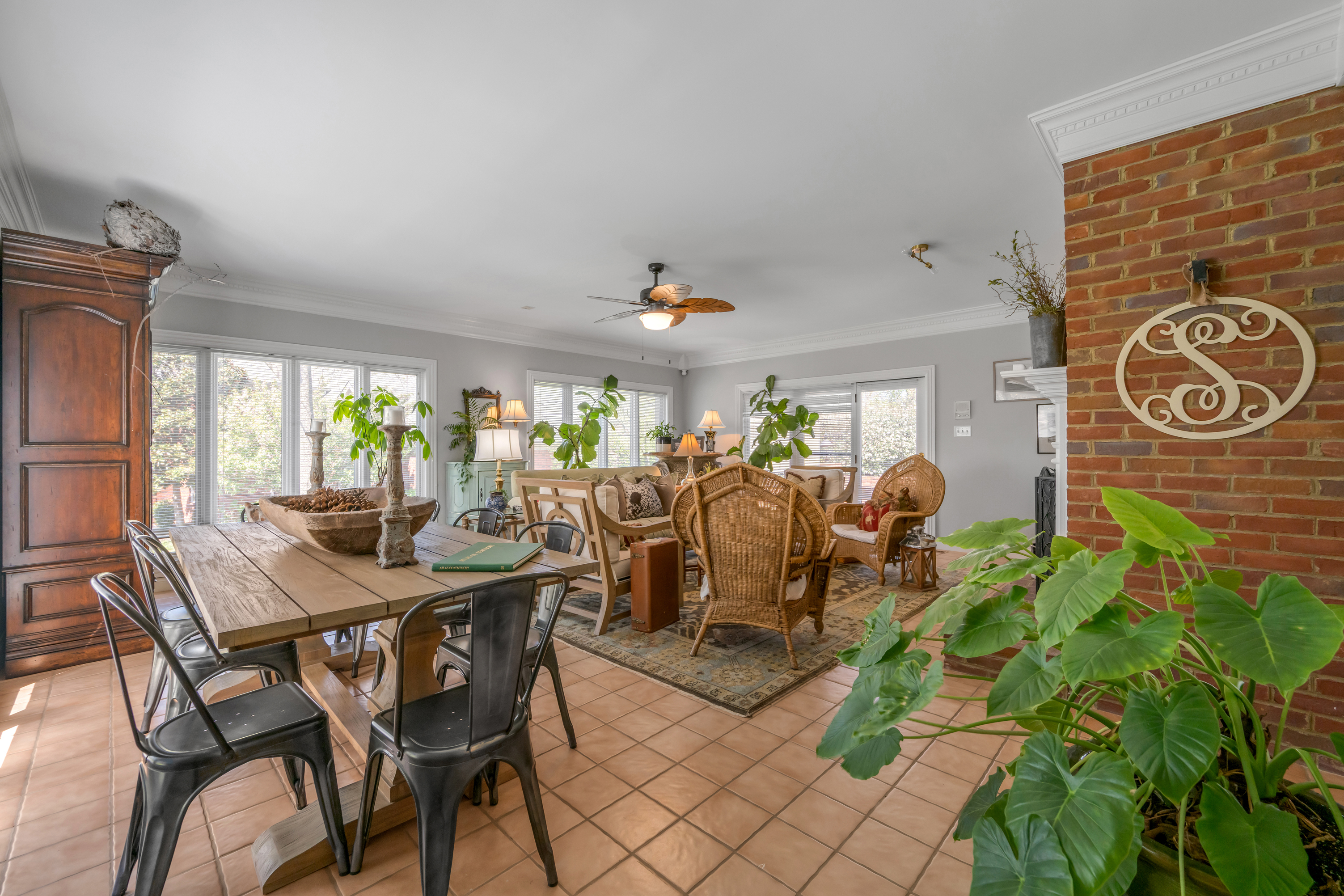  4891 Faulkirk Lane - 物件實景