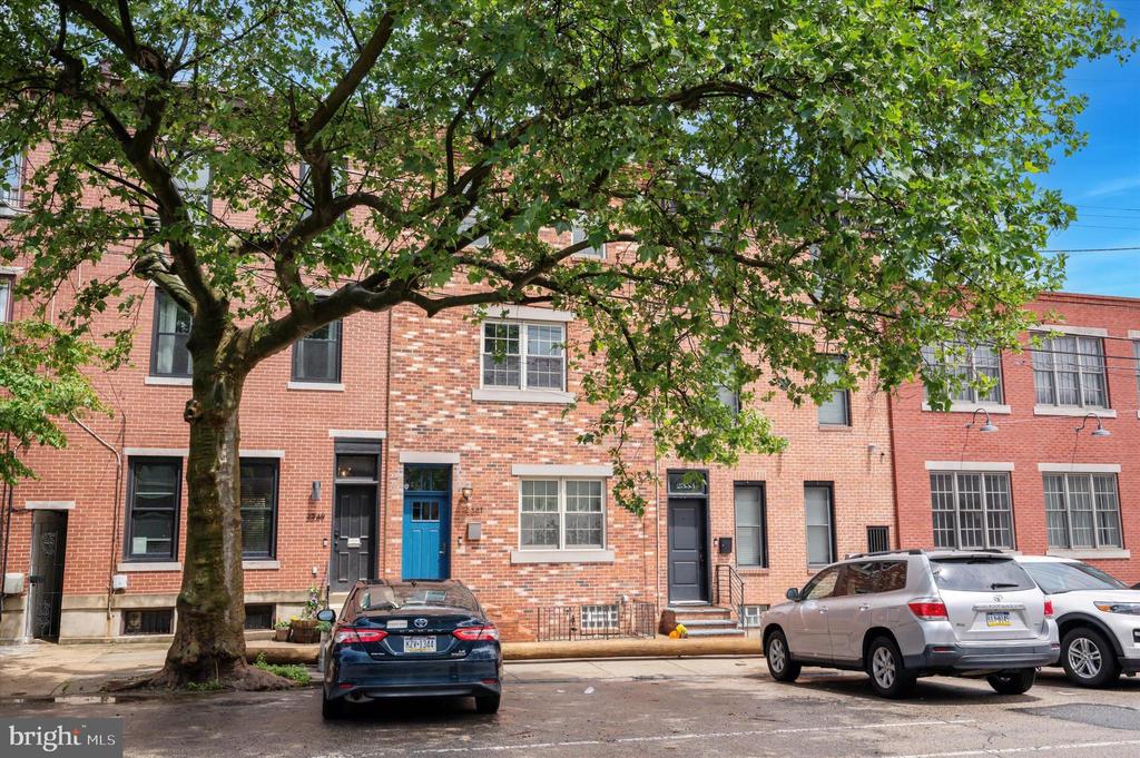 Philadelphia, Pennsylvania, 19125, United States, 4 Bedrooms Bedrooms, ,3 BathroomsBathrooms,Residential,For Sale,1836902