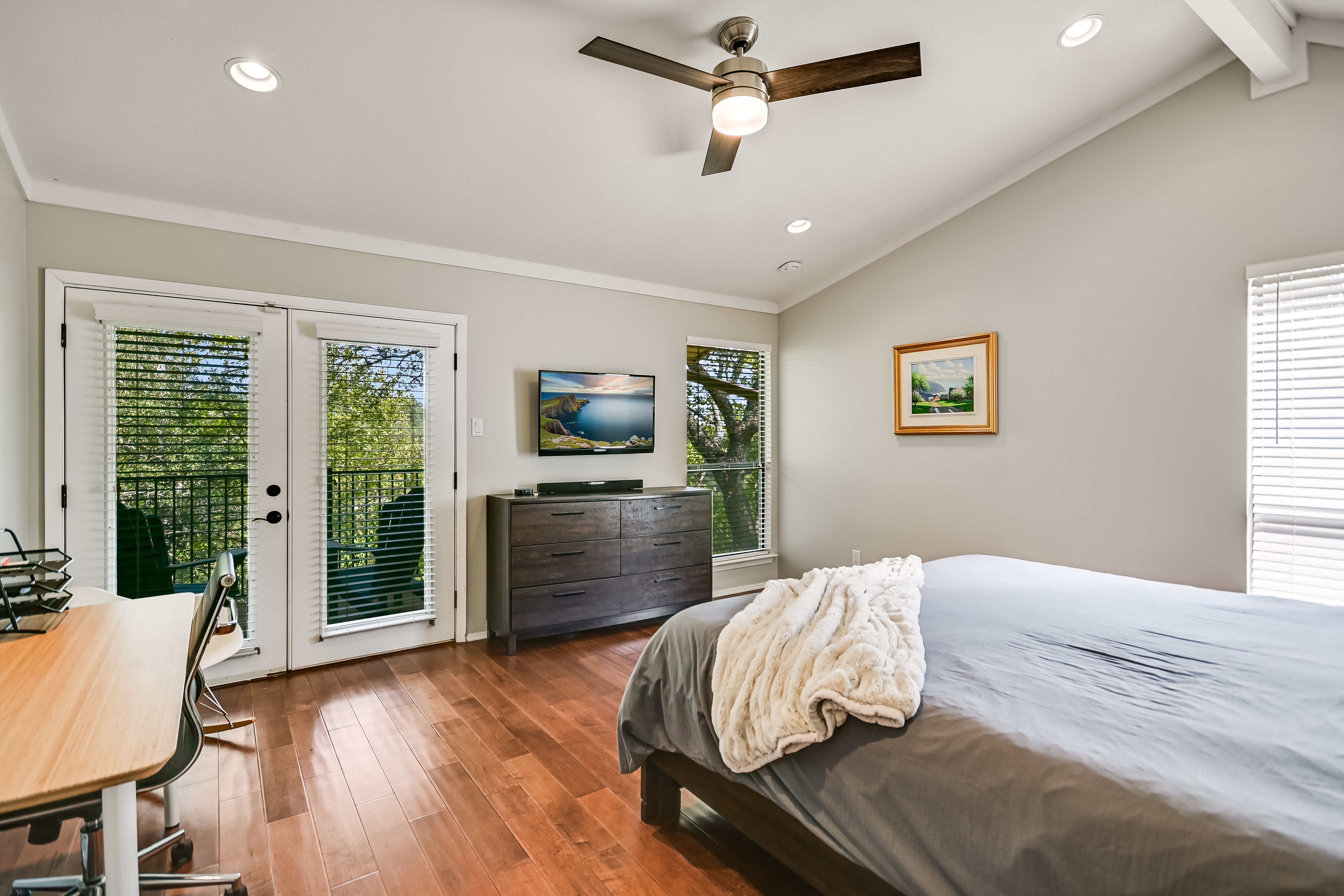  JUST LISTED - Treetop living in Lost Creek - 物件實景