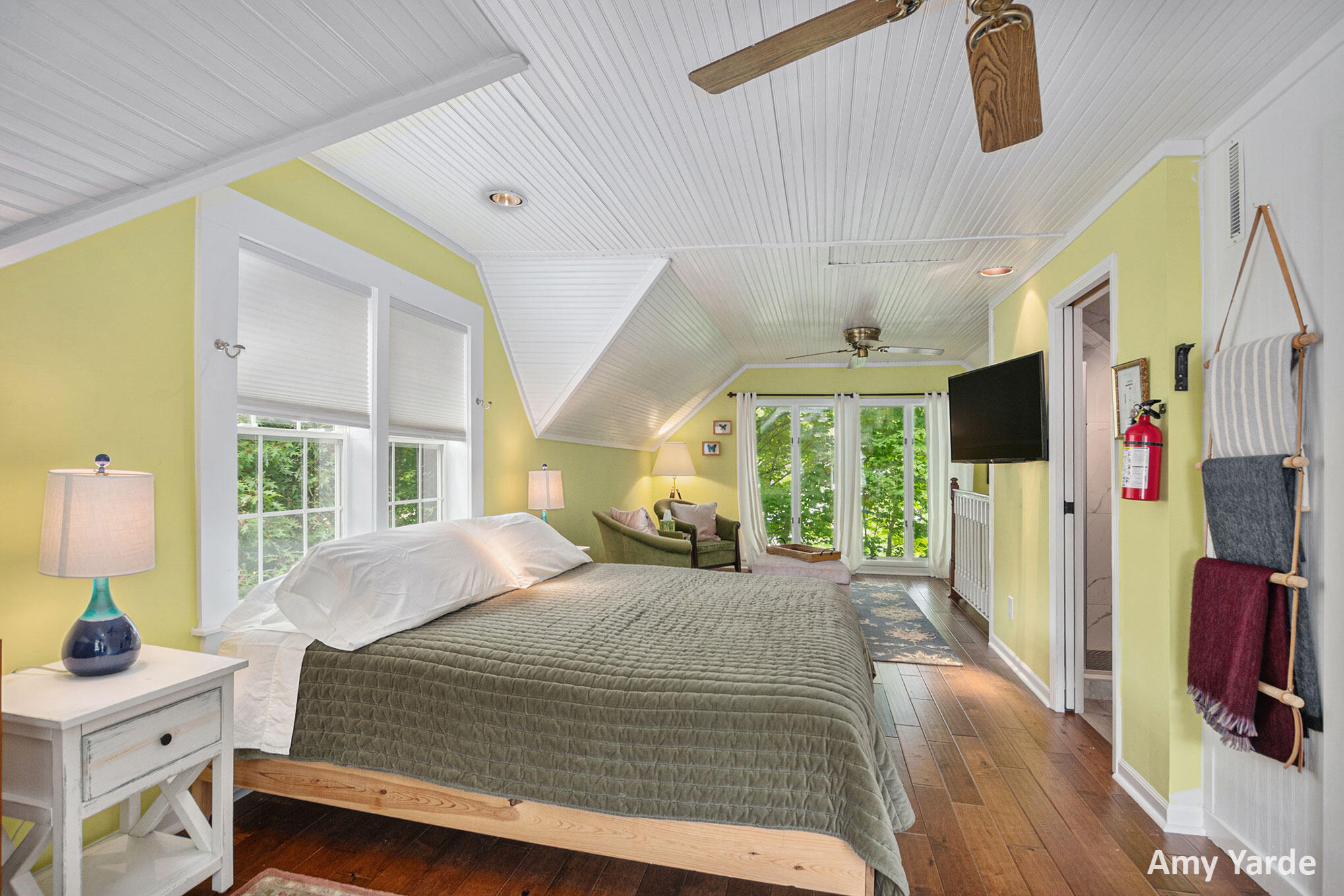 Saugatuck, Michigan, 49453, United States, 2 Bedrooms Bedrooms, ,2 BathroomsBathrooms,Residential,For Sale,1897560