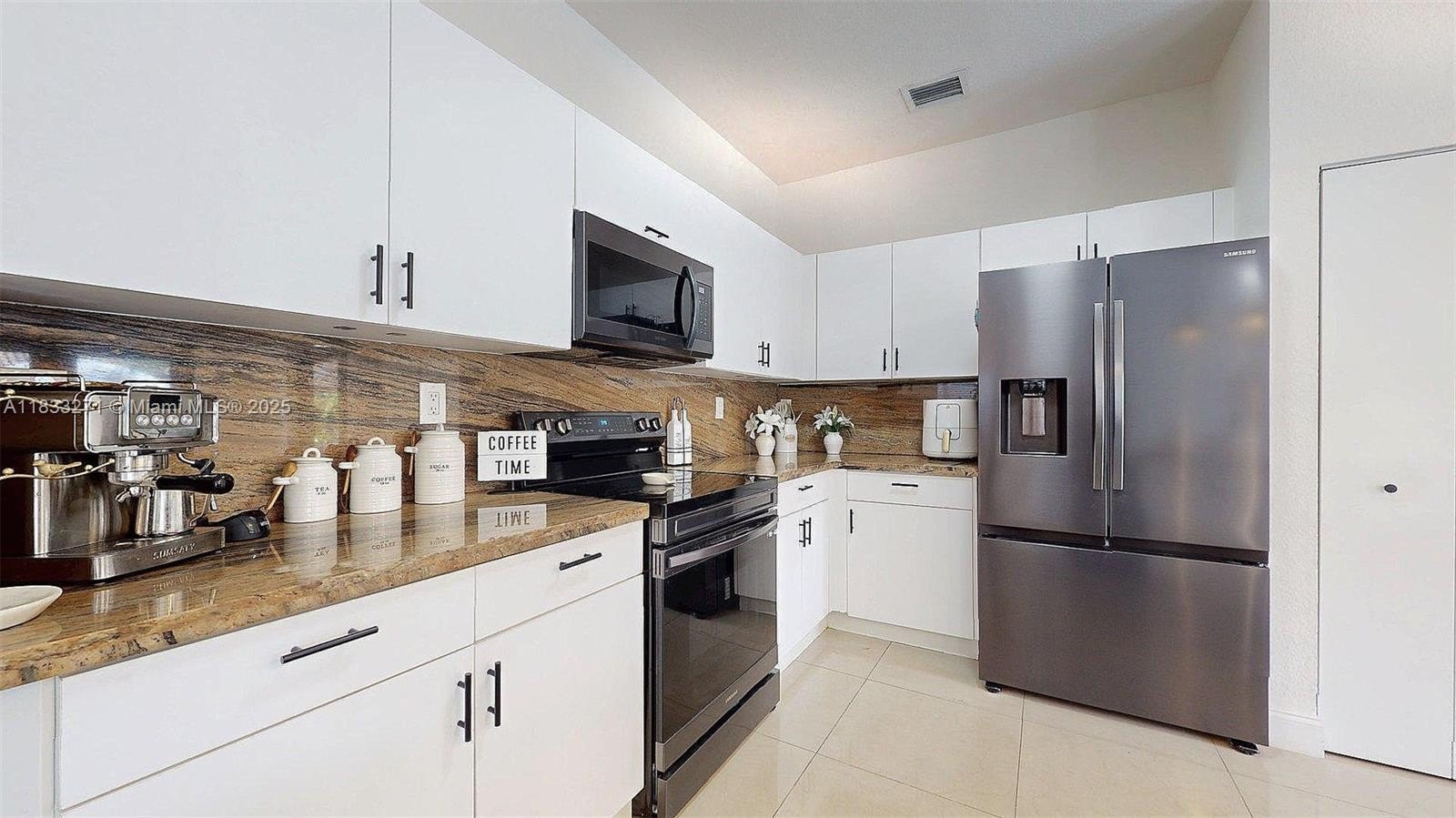 Homestead, Florida, 33033, United States, 5 Bedrooms Bedrooms, ,3 BathroomsBathrooms,Residential,For Sale,1937338