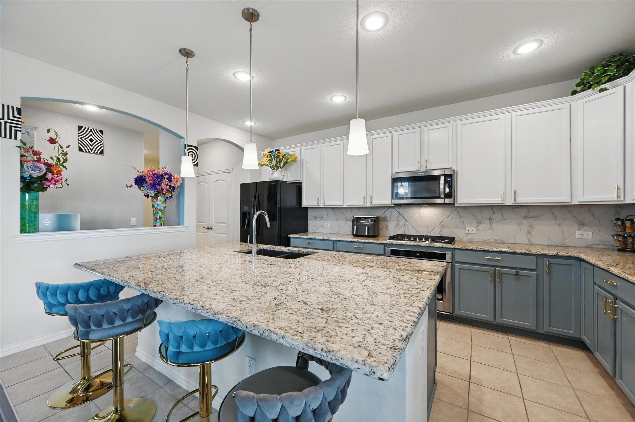 Fort Worth, Texas, 76052, United States, 4 Bedrooms Bedrooms, ,4 BathroomsBathrooms,Residential,For Sale,1980397