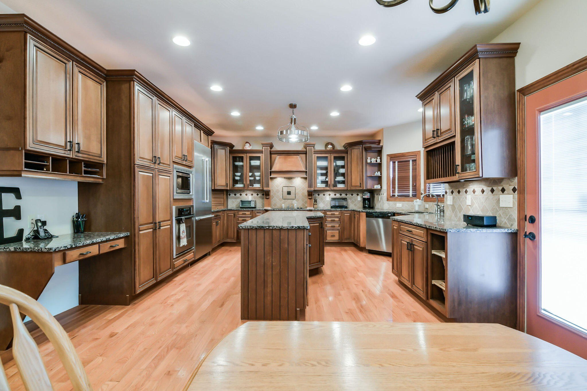 Walnut Shade, Missouri, 65771, United States, 6 Bedrooms Bedrooms, ,5 BathroomsBathrooms,Residential,For Sale,1975828