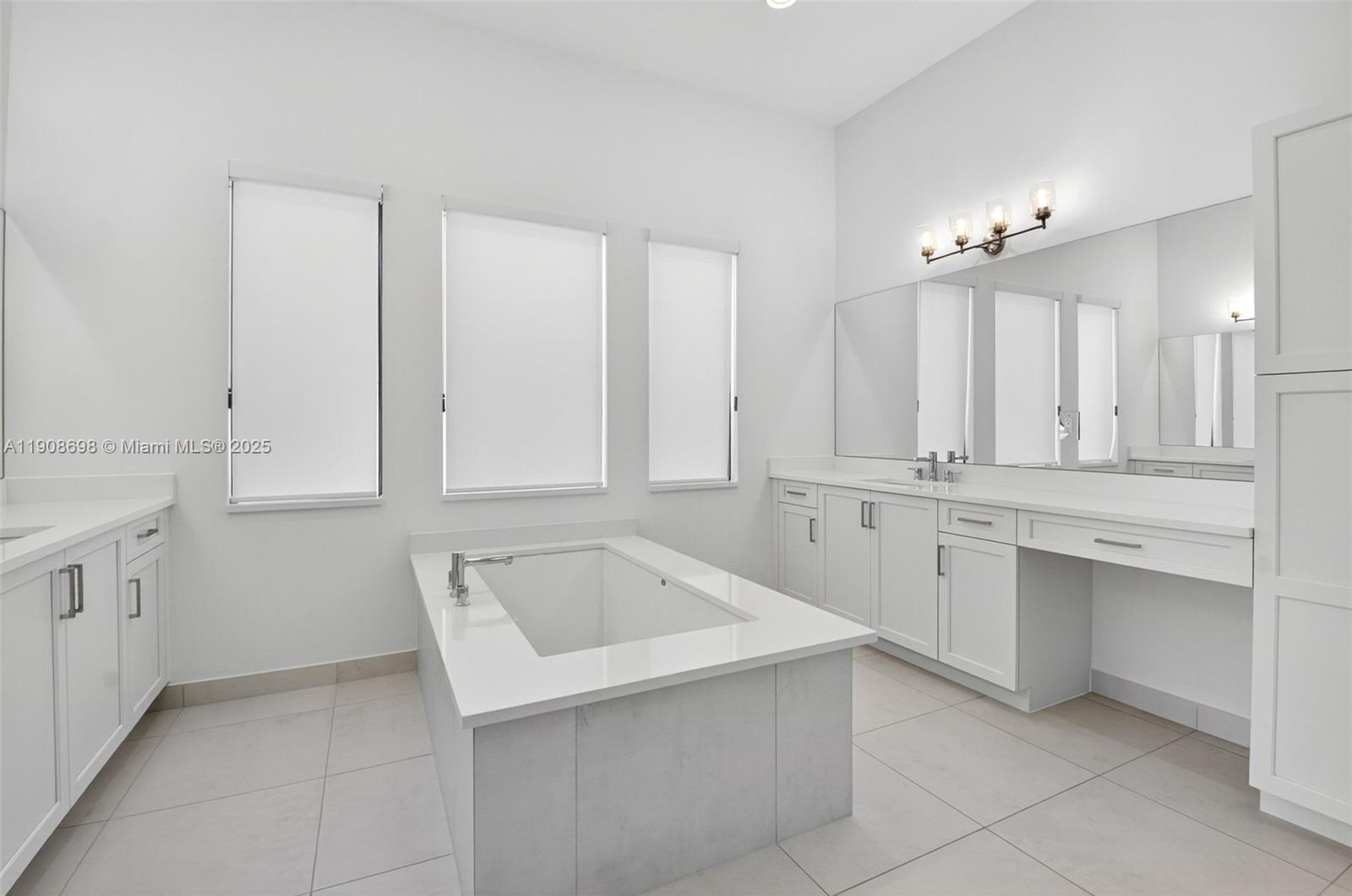 Boynton Beach, Florida, 33473, United States, 3 Bedrooms Bedrooms, ,4 BathroomsBathrooms,Residential,For Sale,1991077