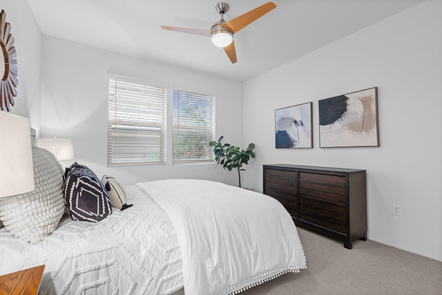 Sacramento, California, 95811, United States, 2 Bedrooms Bedrooms, ,2 BathroomsBathrooms,Residential,For Sale,1942106