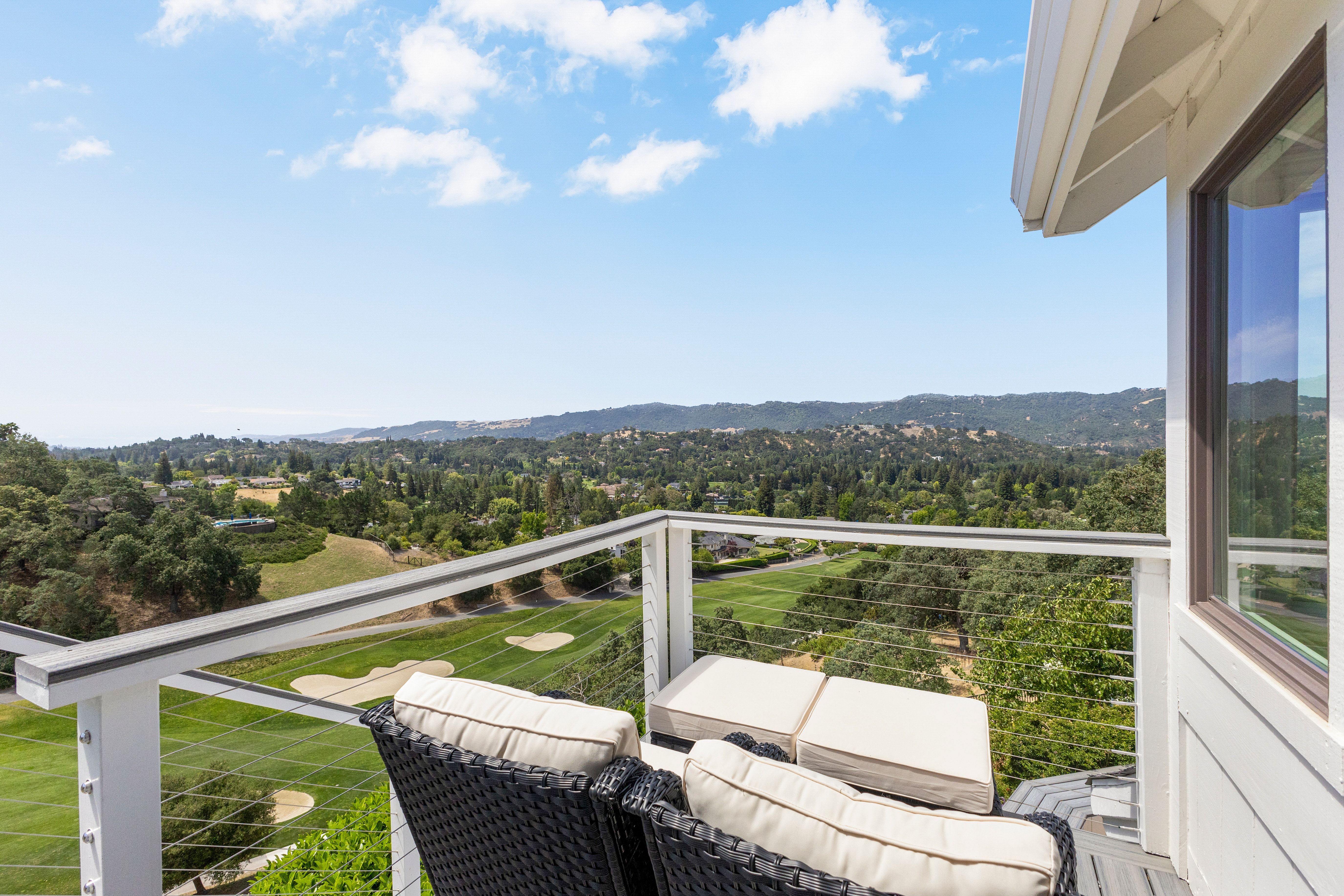  Sweeping Fairway Views Meet Rare Outdoor Living - 物件實景