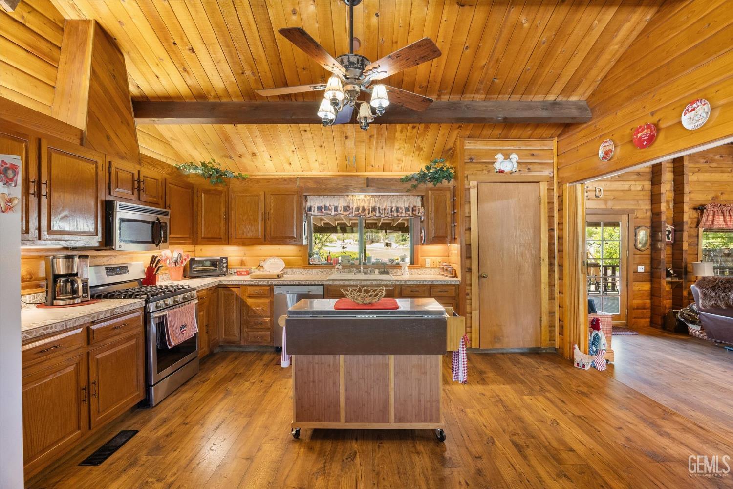 Tehachapi, California, 93561, United States, 3 Bedrooms Bedrooms, ,2 BathroomsBathrooms,Residential,For Sale,2049487