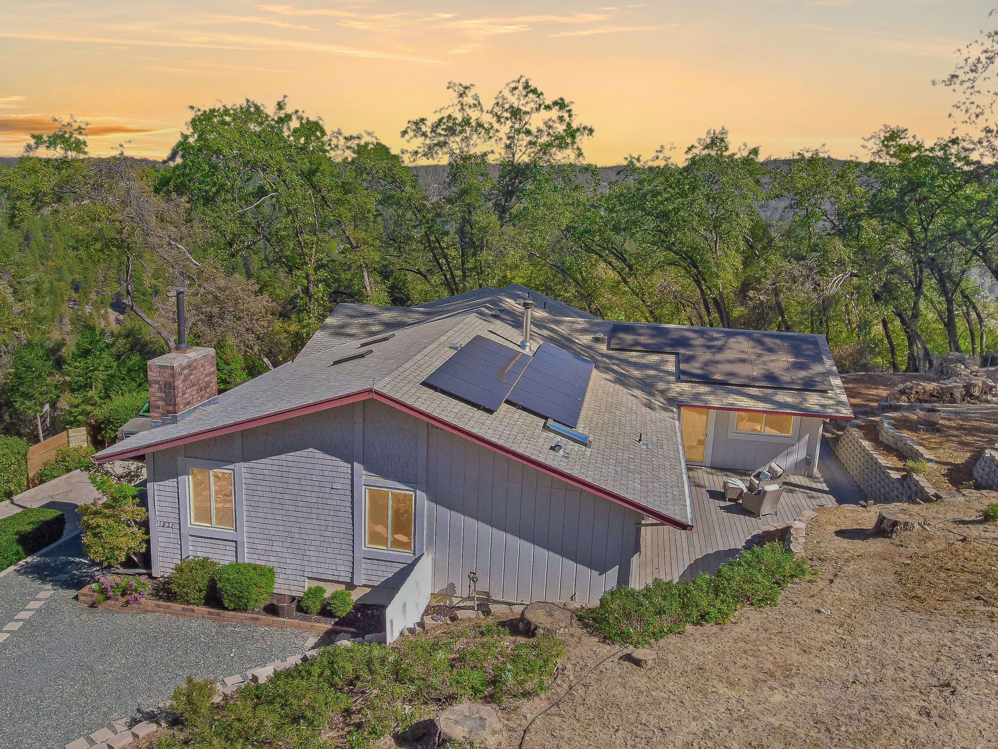  1827 Country Club Drive, Placerville, CA 95667 - 物件實景