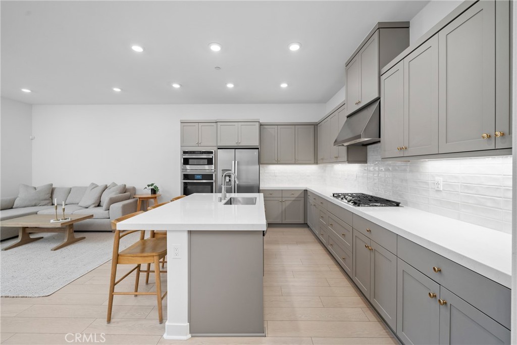 Irvine, California, 92618, United States, 1 Bedroom Bedrooms, ,1 BathroomBathrooms,Residential,For Sale,1707391