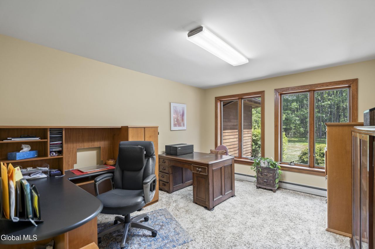 Coeymans Hollow, New York, 12046, United States, 4 Bedrooms Bedrooms, ,3 BathroomsBathrooms,Residential,For Sale,1907699