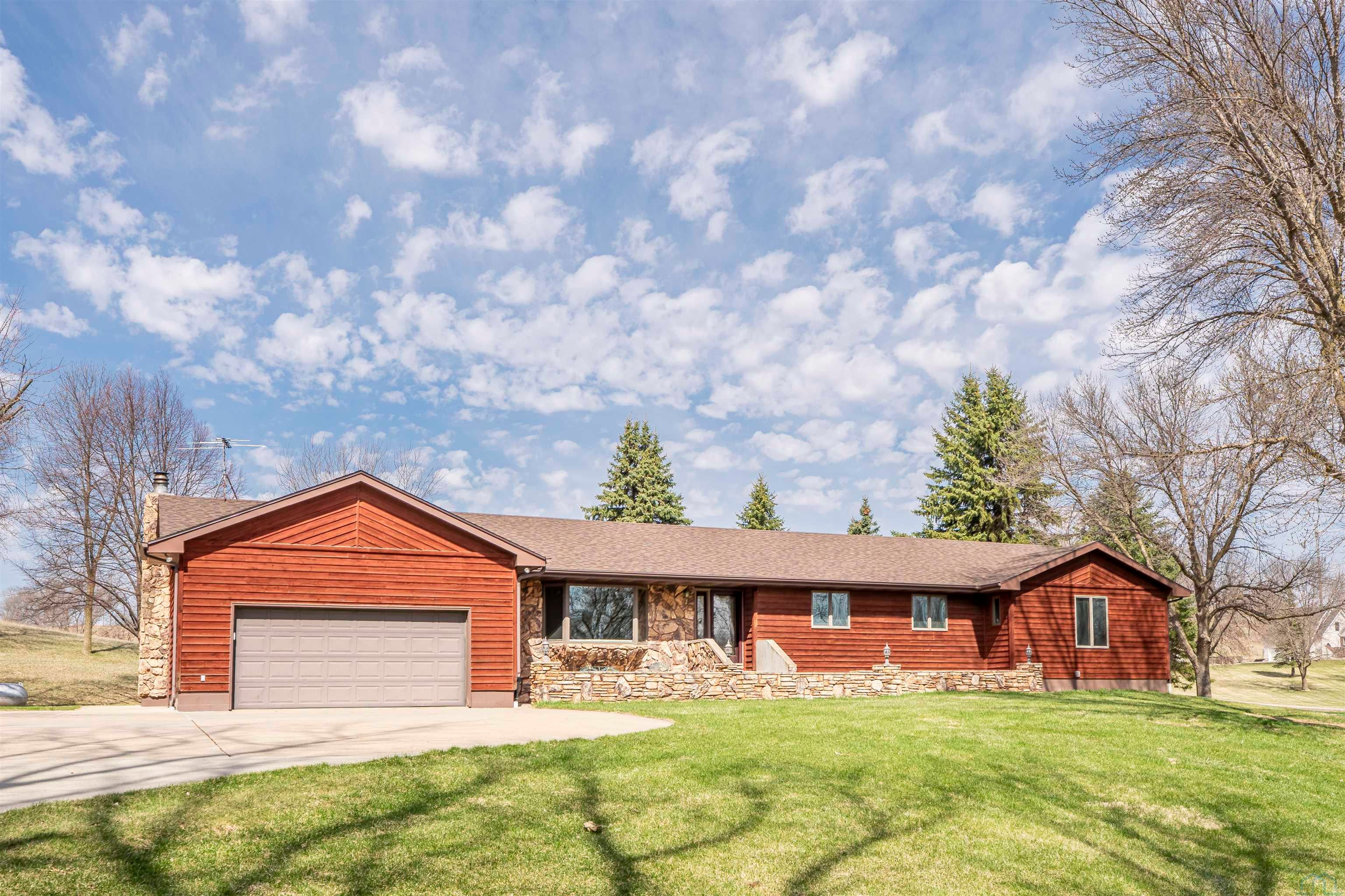 Sioux City, Iowa, 51108, United States, 3 Bedrooms Bedrooms, ,4 BathroomsBathrooms,Residential,For Sale,2035847