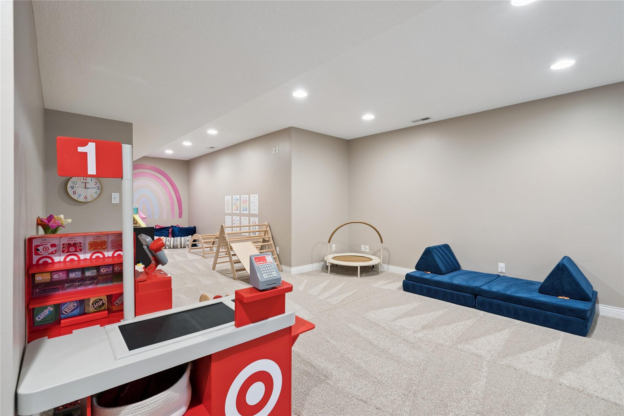 Ankeny, Iowa, 50021, United States, 4 Bedrooms Bedrooms, ,4 BathroomsBathrooms,Residential,For Sale,1935167