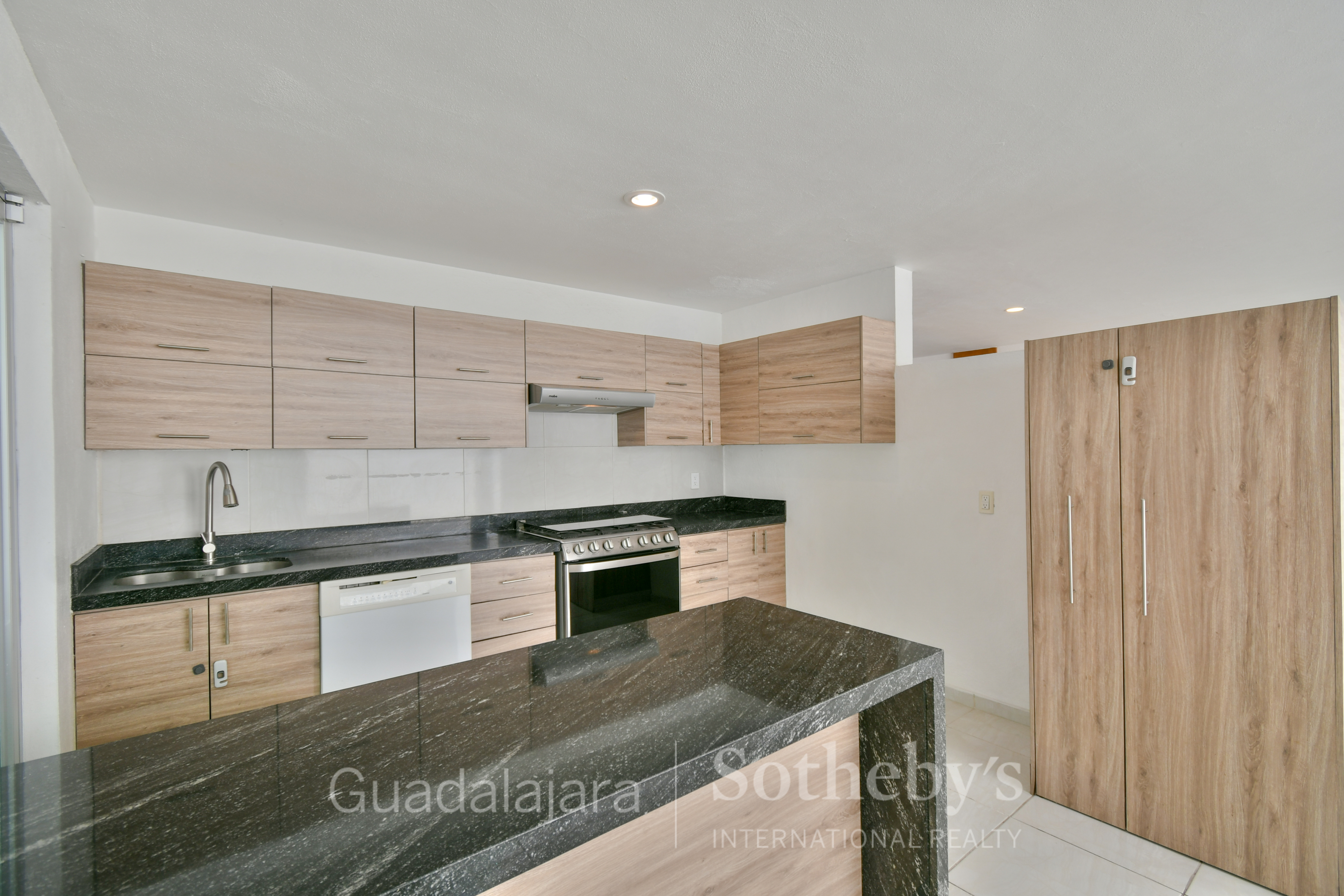  Casa duplex en condominio Puerta del Valle en venta - 物件實景